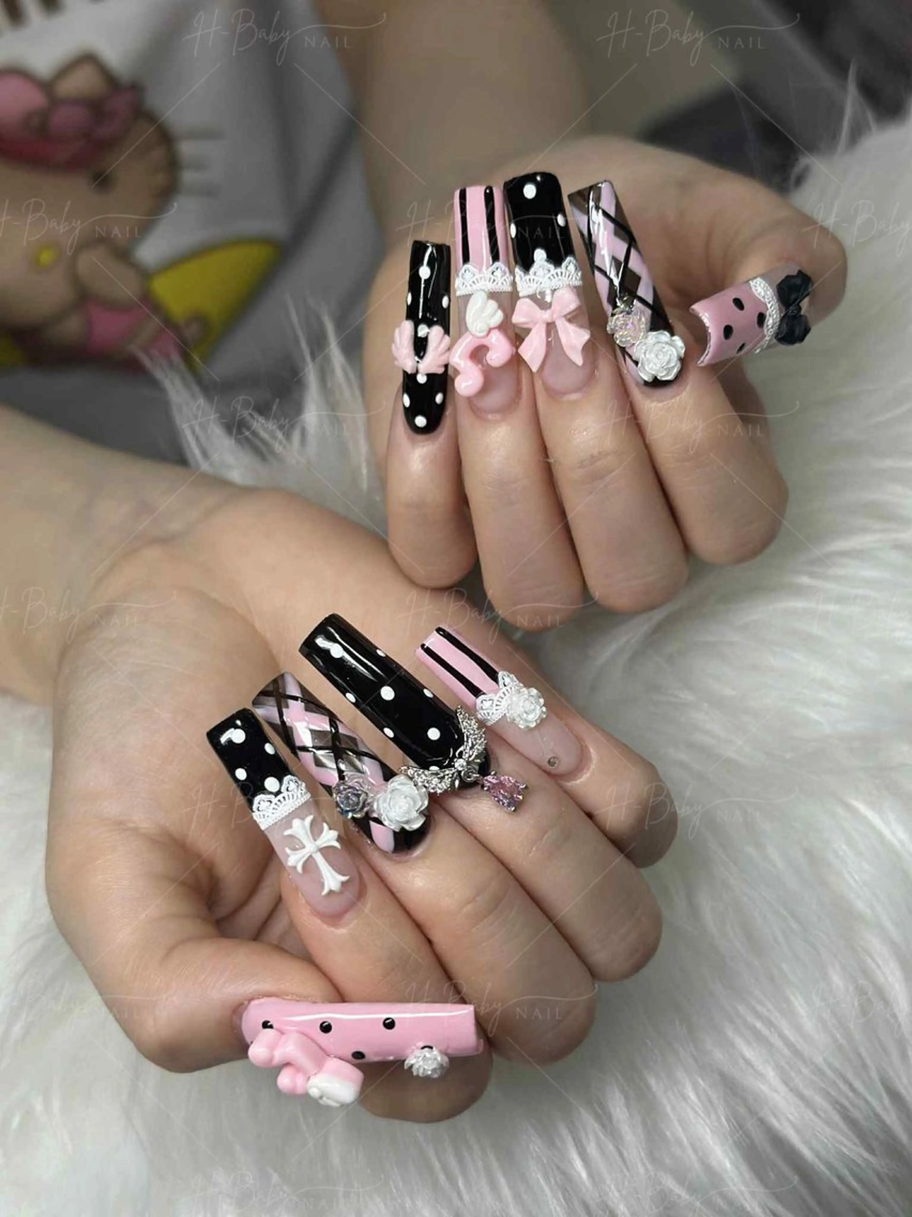 ネイル フレンチネイル ジェルネイル ハロウィン キラキラネイル 韓国ネイル H.baby Nail Salonのネイルデザイン