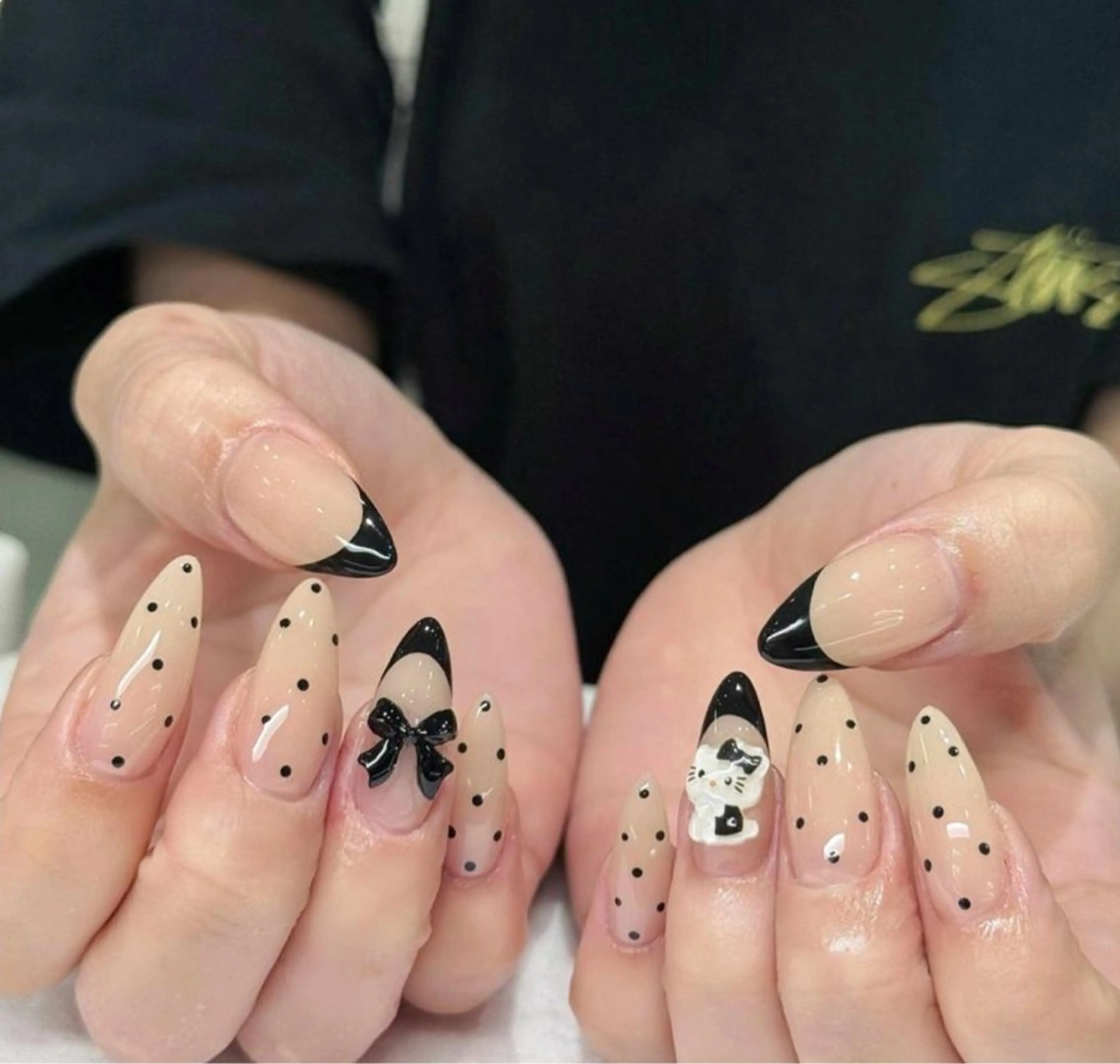 ネイル オーロラネイル ブルー チークネイル フットネイル フレンチネイル ハンドネイル AMI 新大久保のネイルデザイン