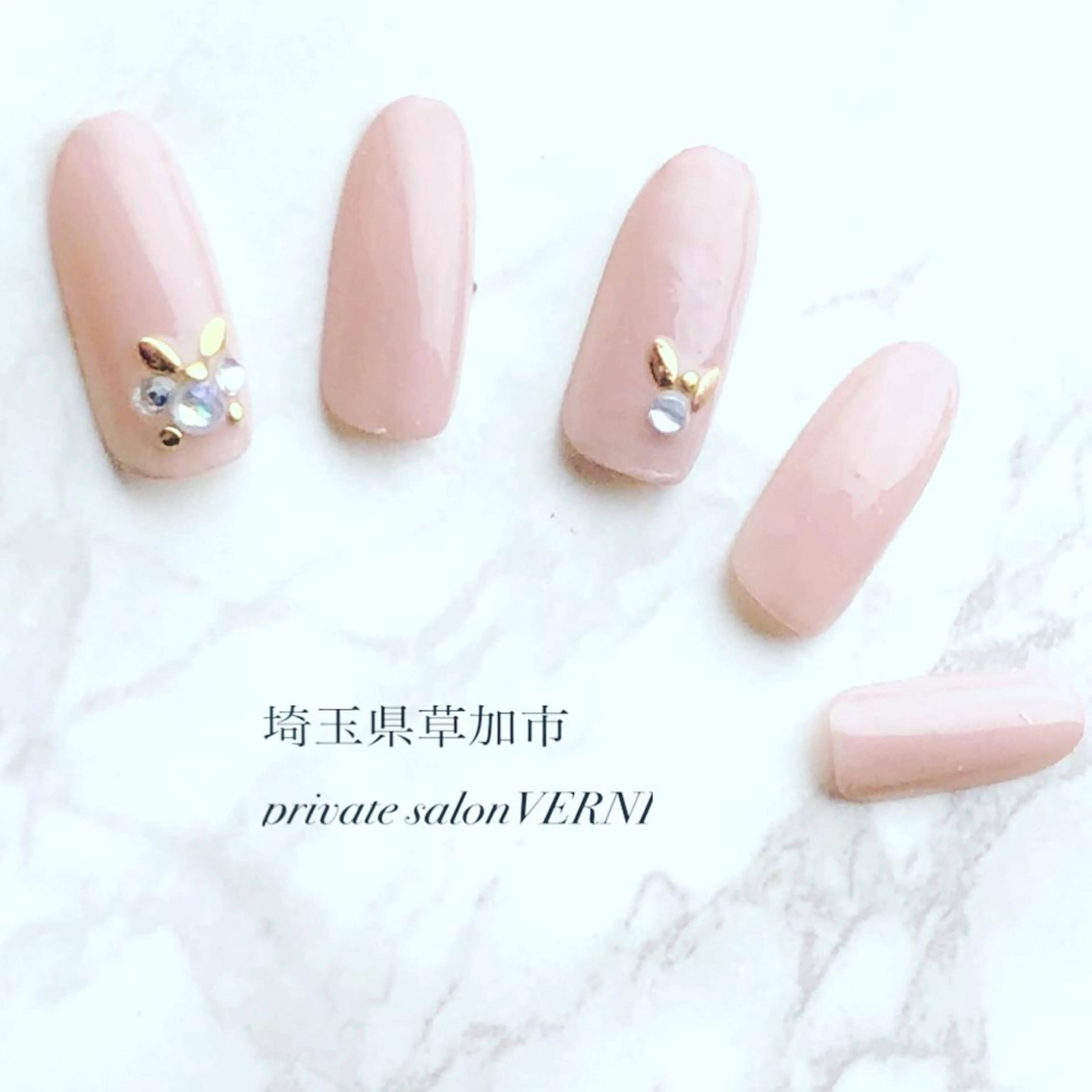 ネイル シンプルネイル 自爪育成ネイルサロン ヴェルニのネイルデザイン