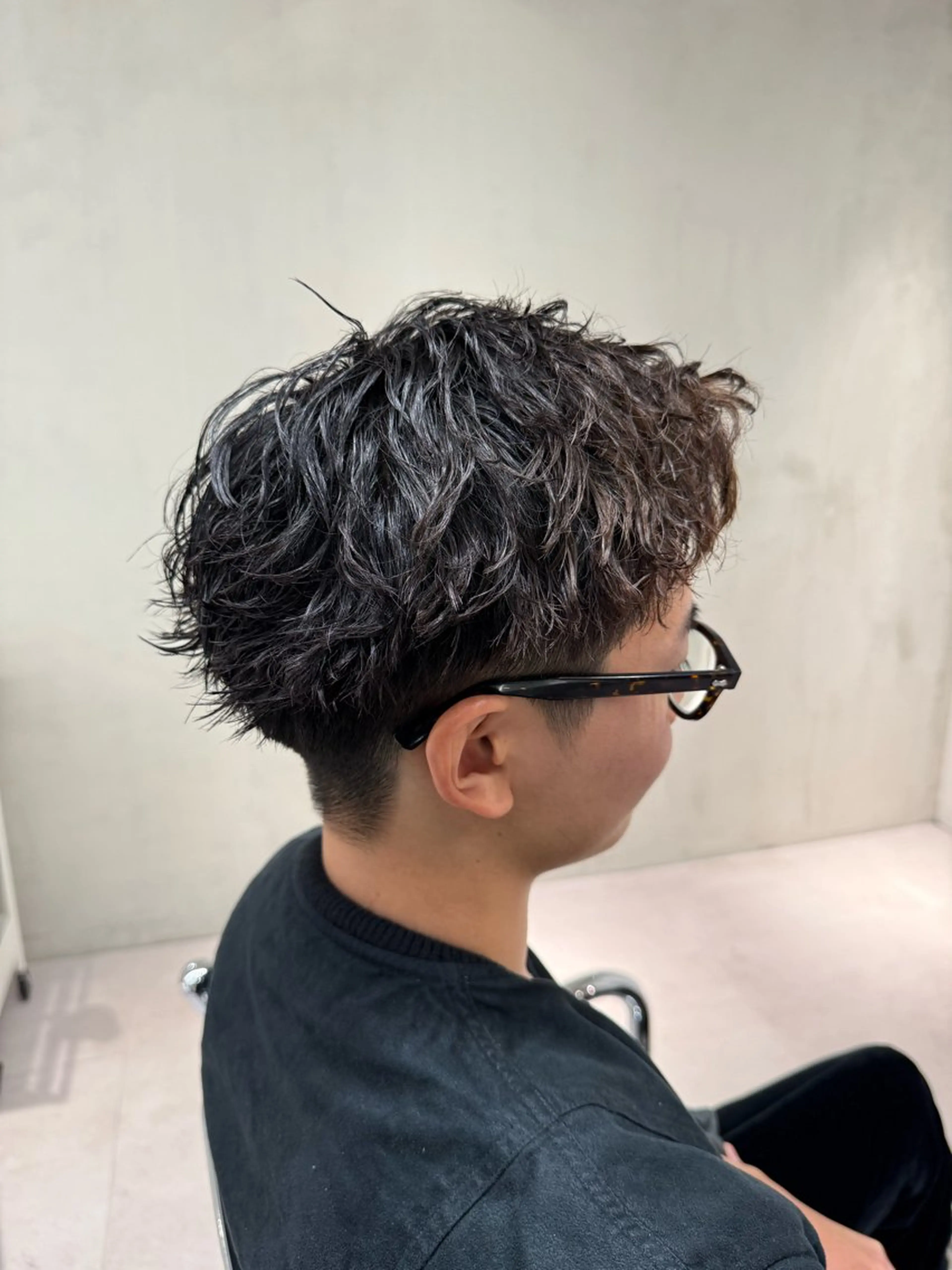 ショート パーマ メンズ ⚡メンズパーマフ ェードカットTomyのヘアスタイル