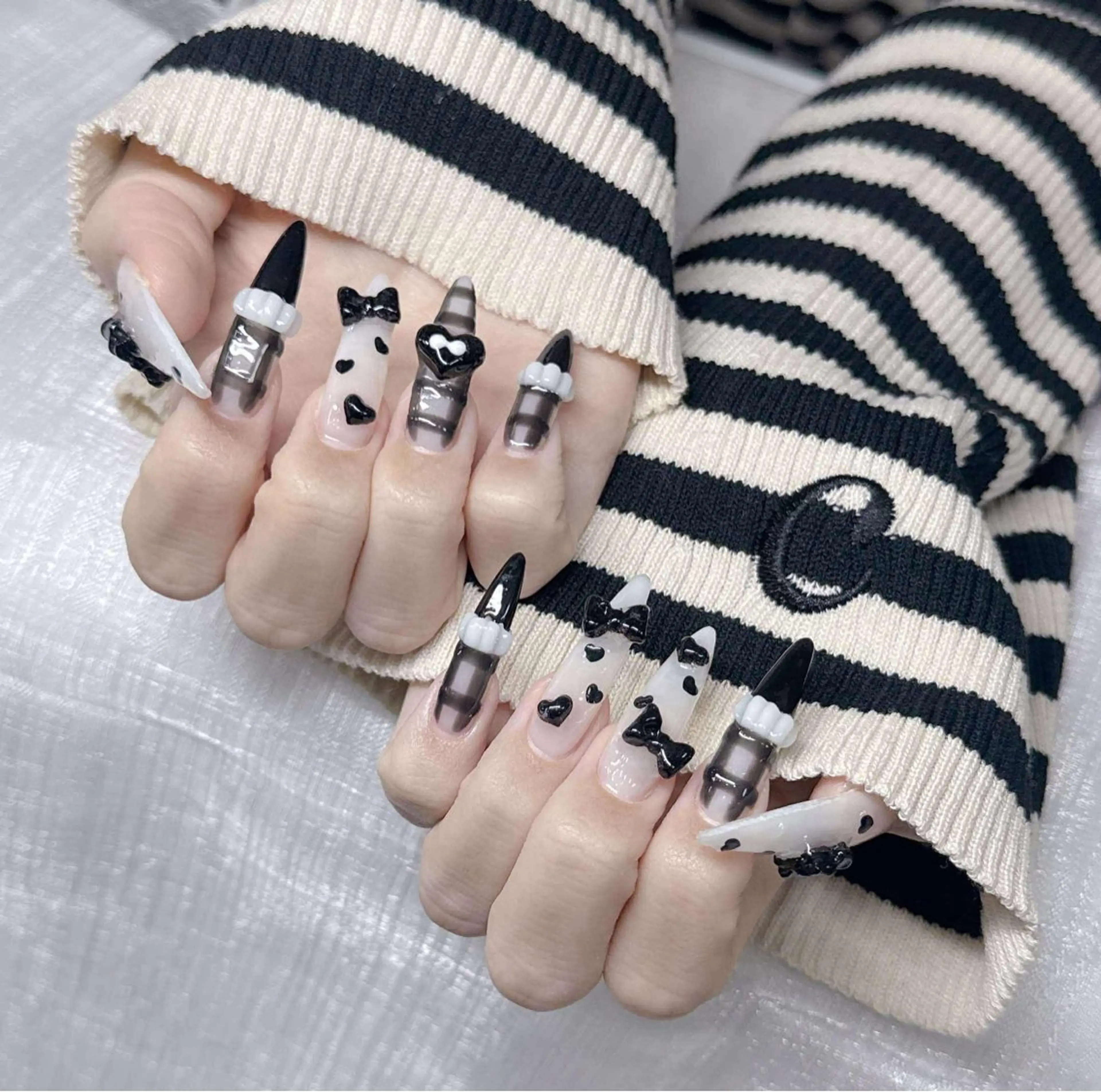 ネイル ハンドネイル Lee Nailsのネイルデザイン