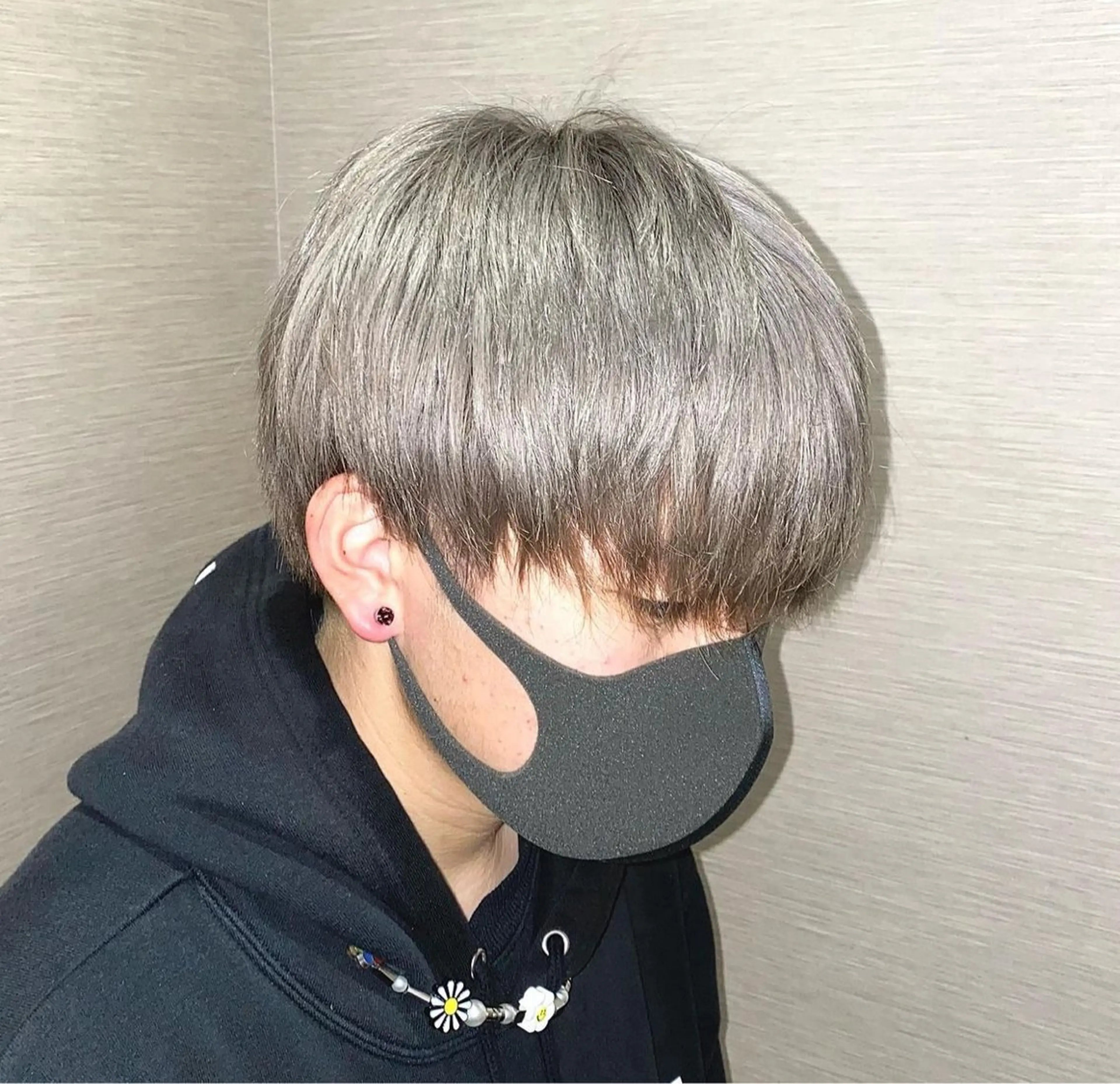 カラー メンズ シルバー 久保 歩夢のヘアスタイル