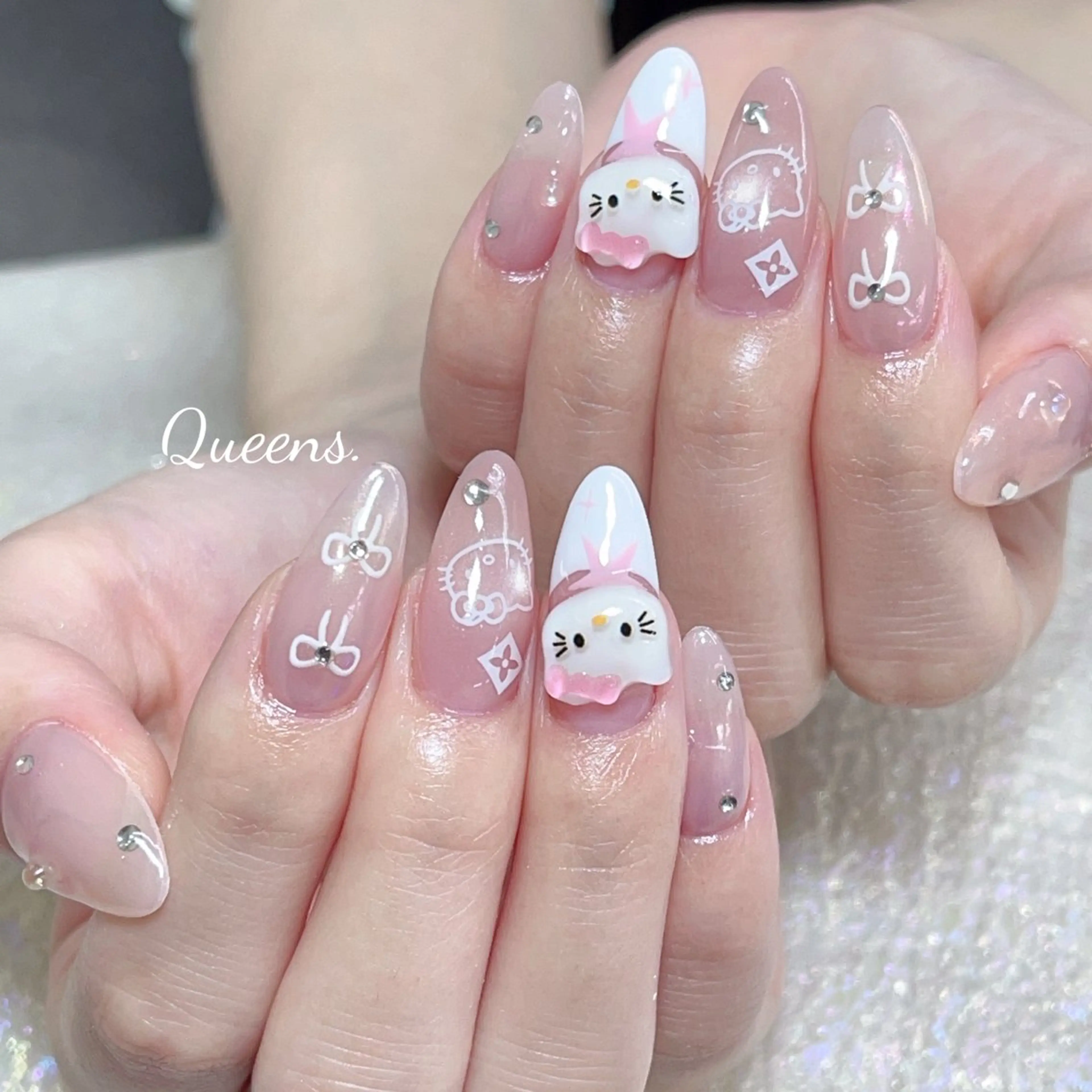 ネイル ハンドネイル Queens ciciのネイルデザイン