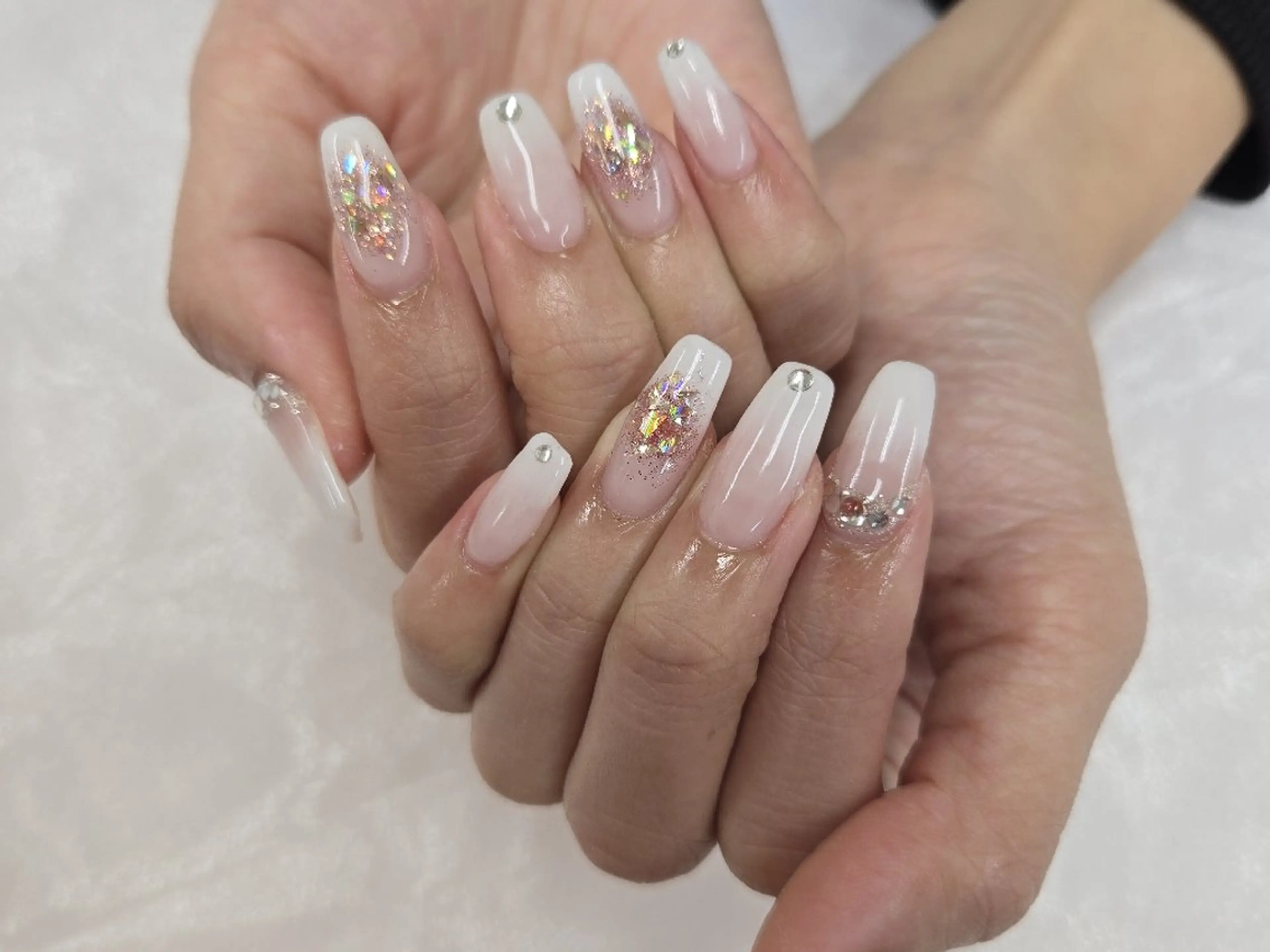 ネイル キラキラネイル ハンドネイル 河野ちえ (雑誌掲載サロン)のネイルデザイン