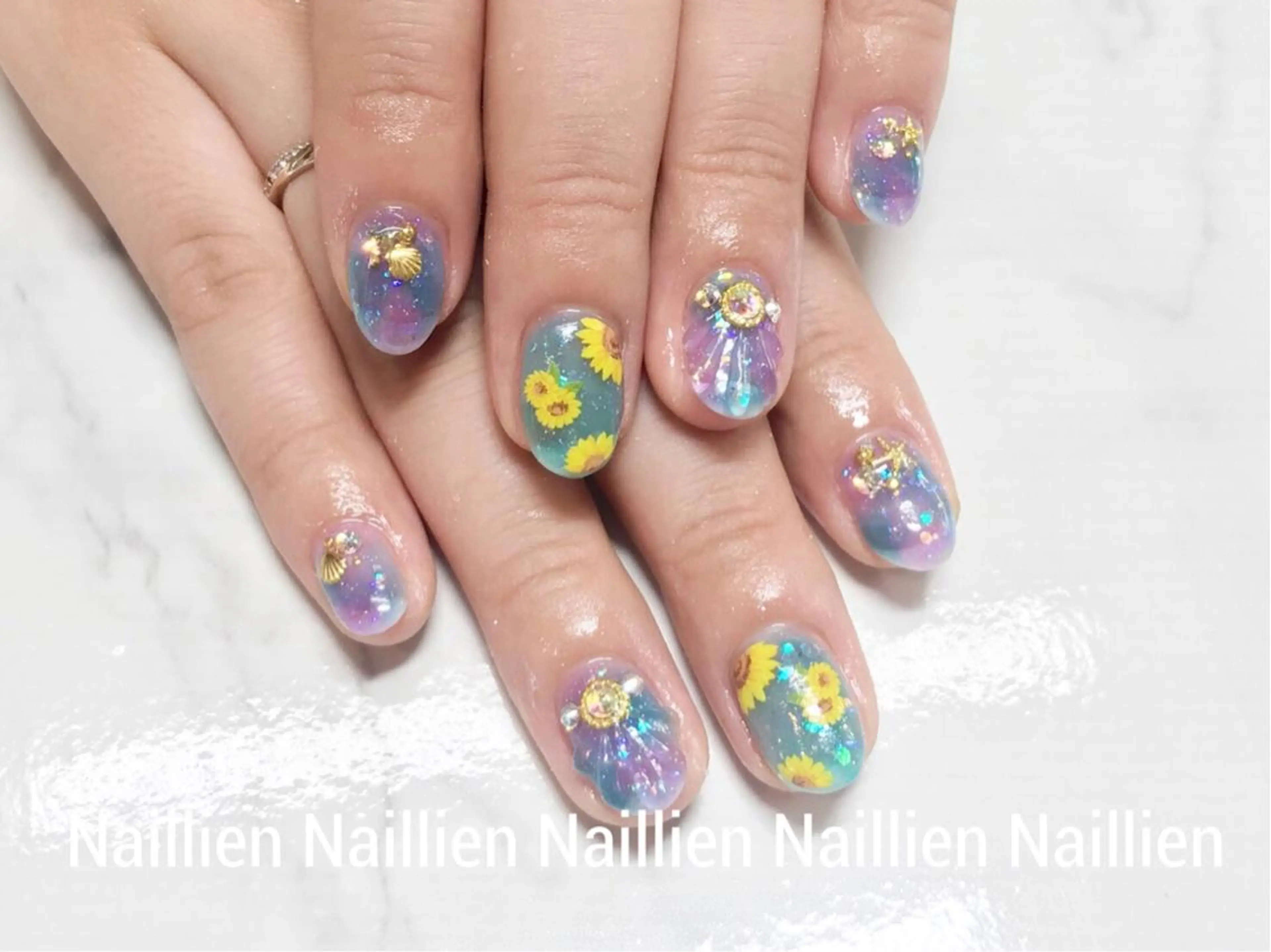 ネイル オーロラネイル Nail lieNのネイルデザイン