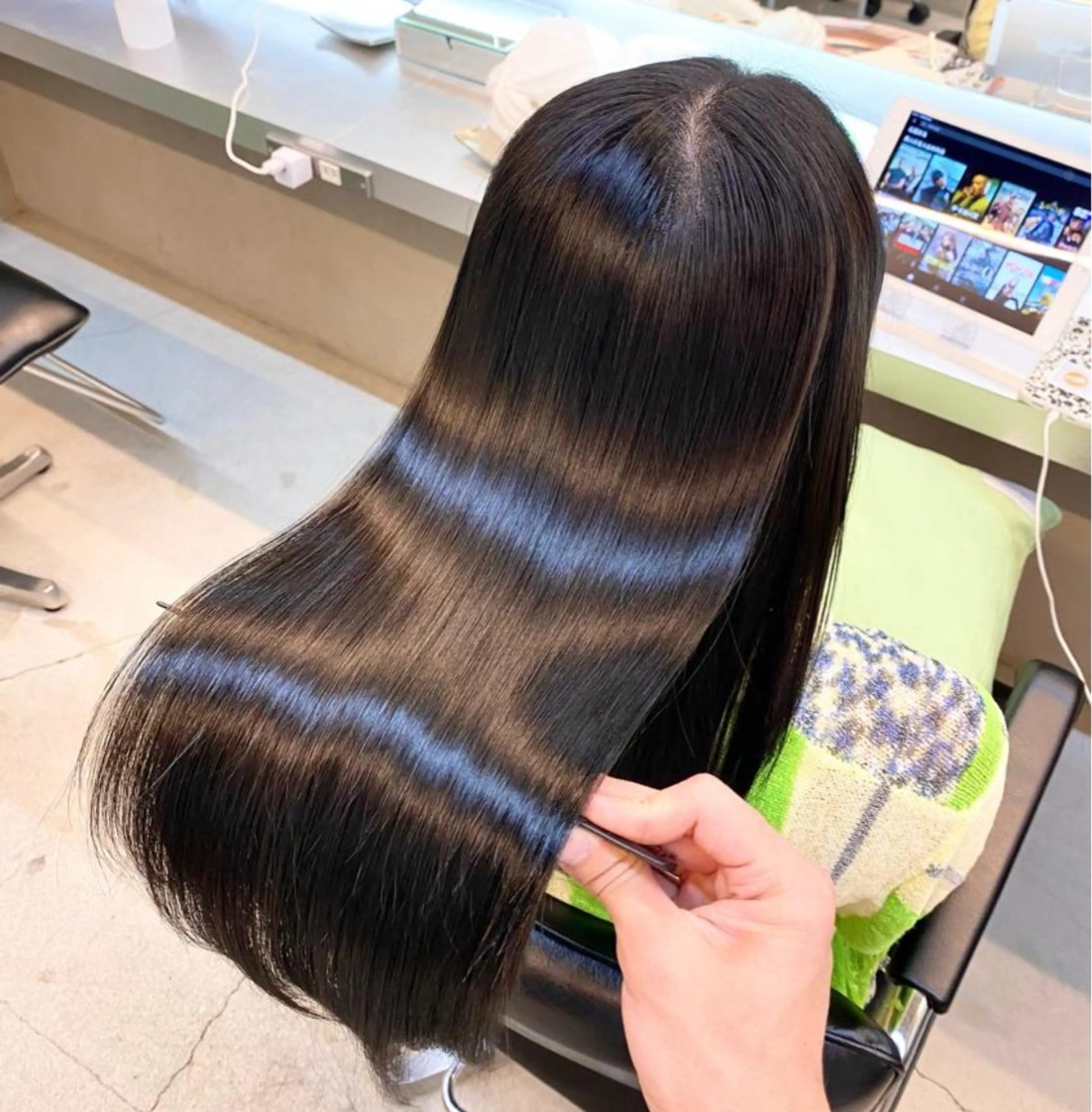 ロング パーマ 伸ばしかけ 縮毛矯正 酸性ストレート ストレートパーマ 縮毛矯正 艶髪と透明感を ‼️/若林のヘアスタイル