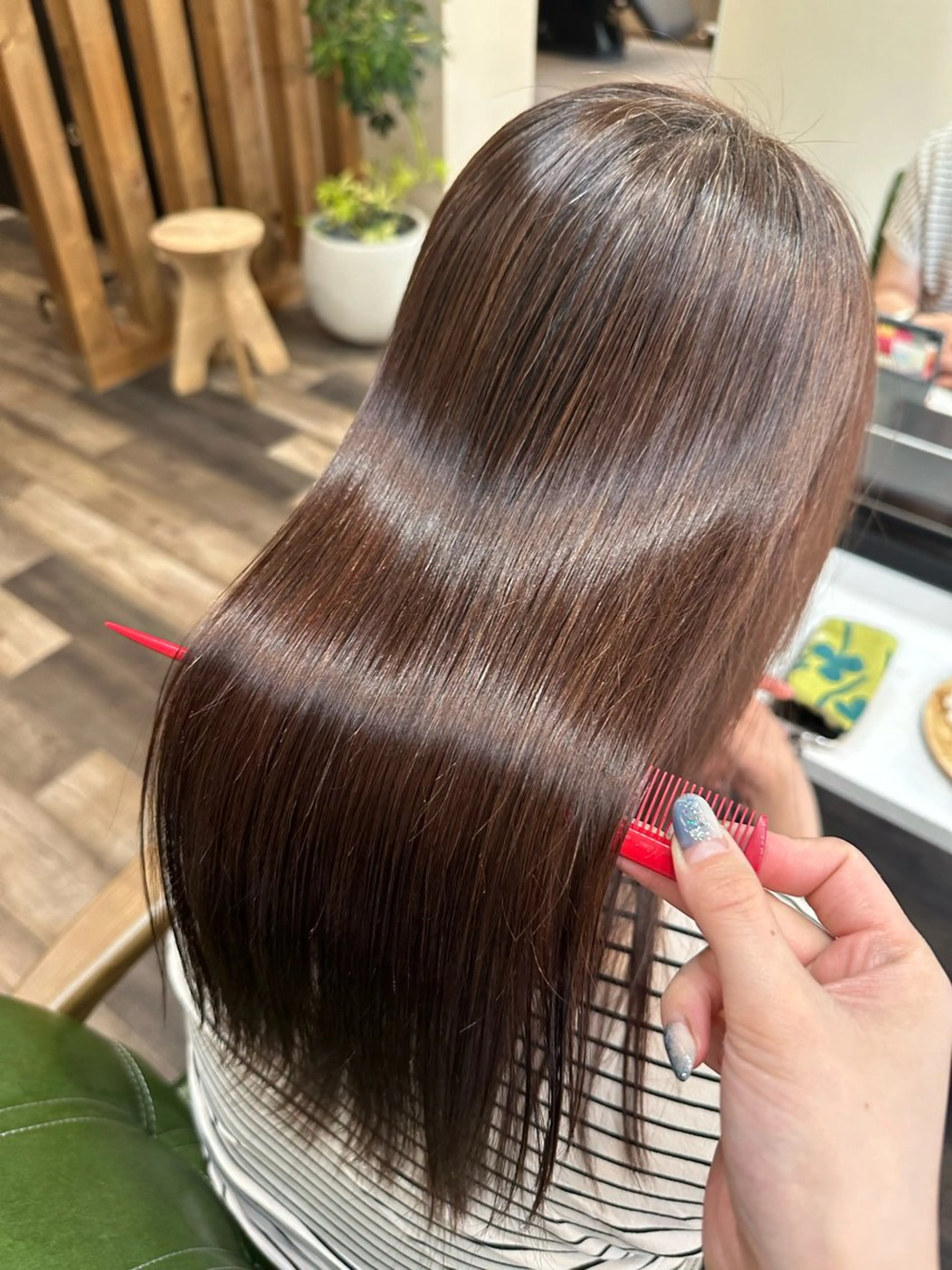 セミロング 金 春江のヘアスタイル