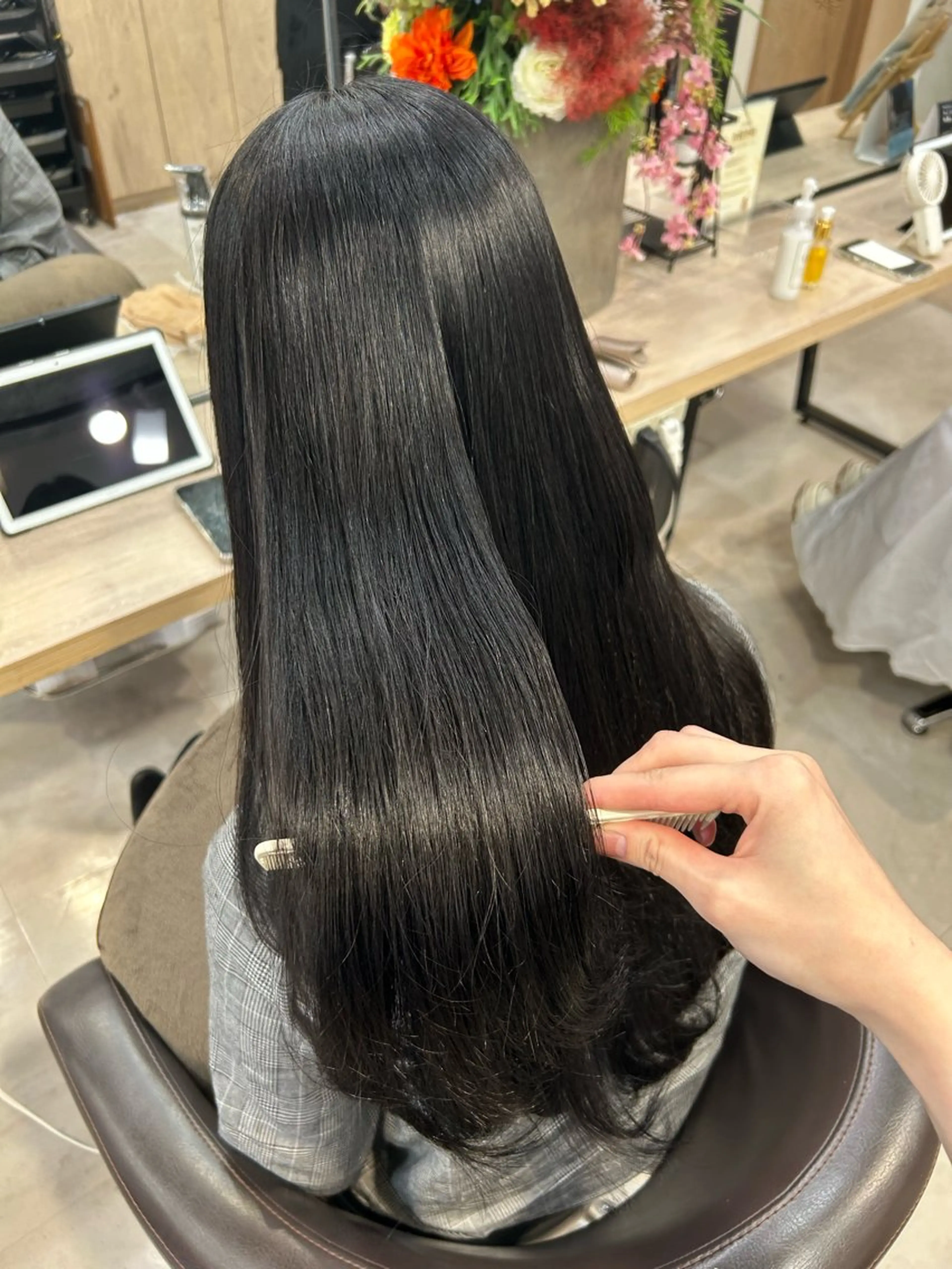 ロング ヘアカラー 光を纏うツヤ感ロング Natsuki🤍のヘアスタイル