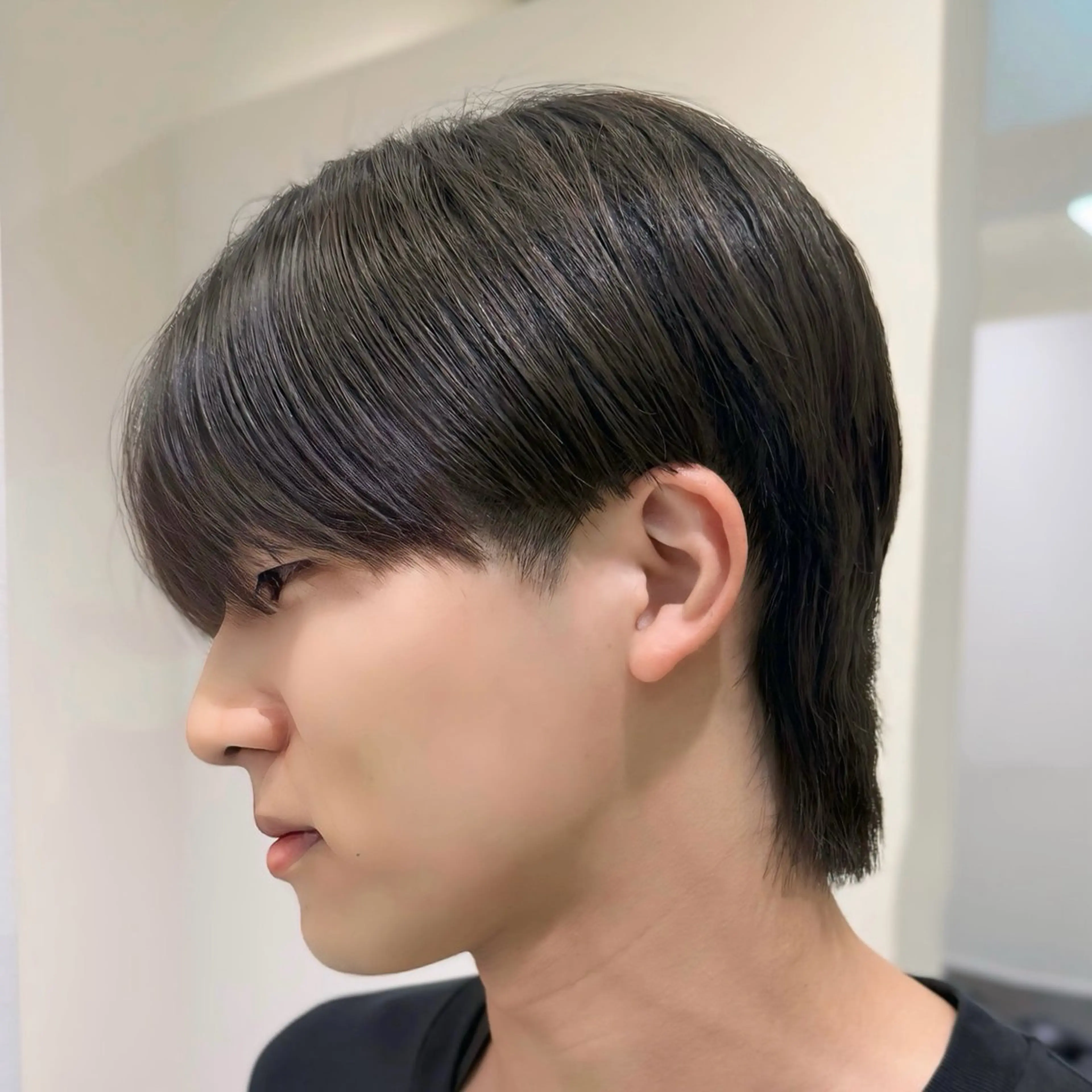 メンズ センターパート ダウンパーマ フェザーパーマ メンズ韓国風 マッシュ カット 縮毛矯正 センターパート特化/ メンズカット/ヒロキのヘアスタイル