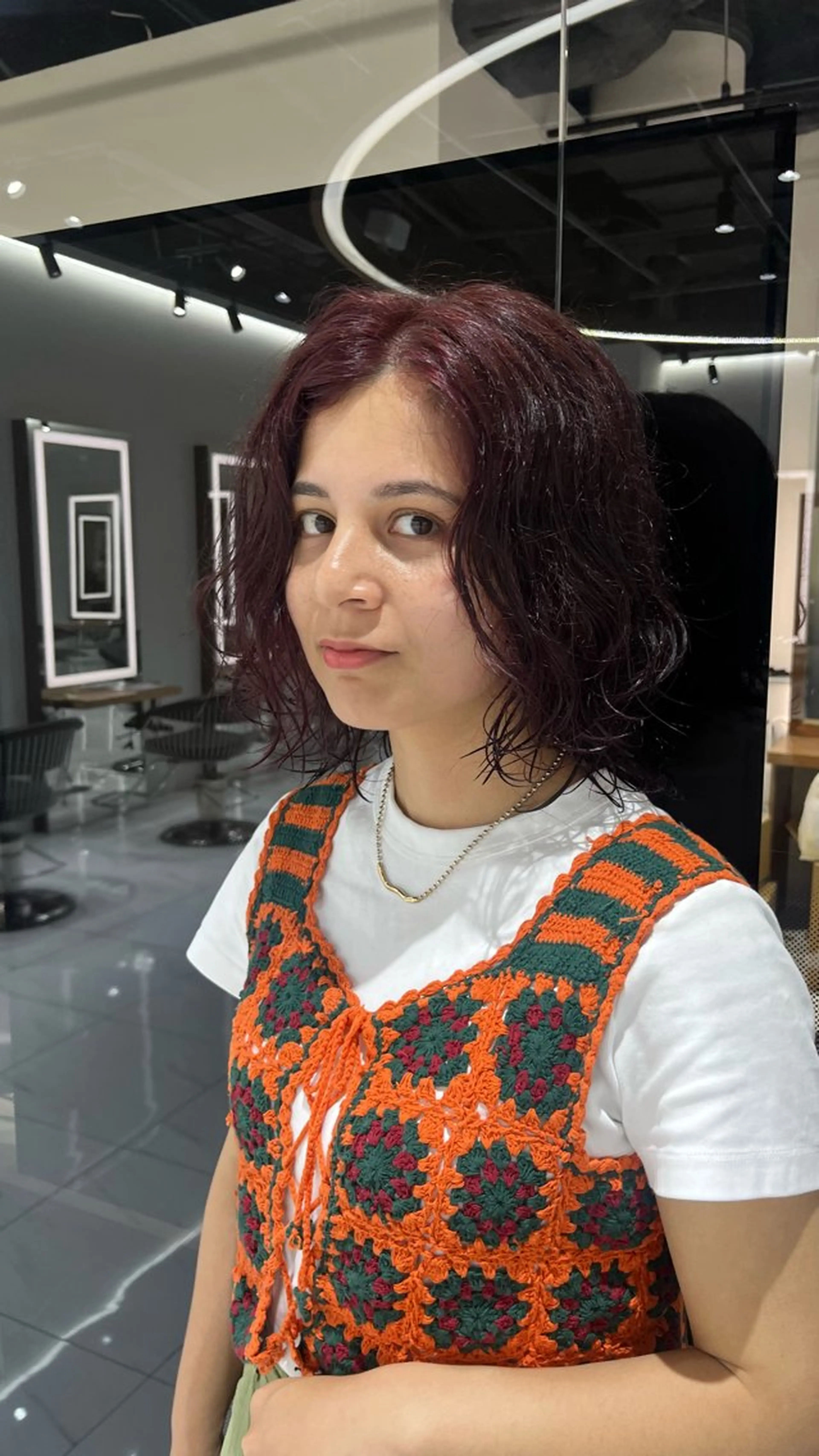 ミディアム ミディアムパーマ ピンクブラウン ヘアカラー 石塚 瑛里菜のヘアスタイル