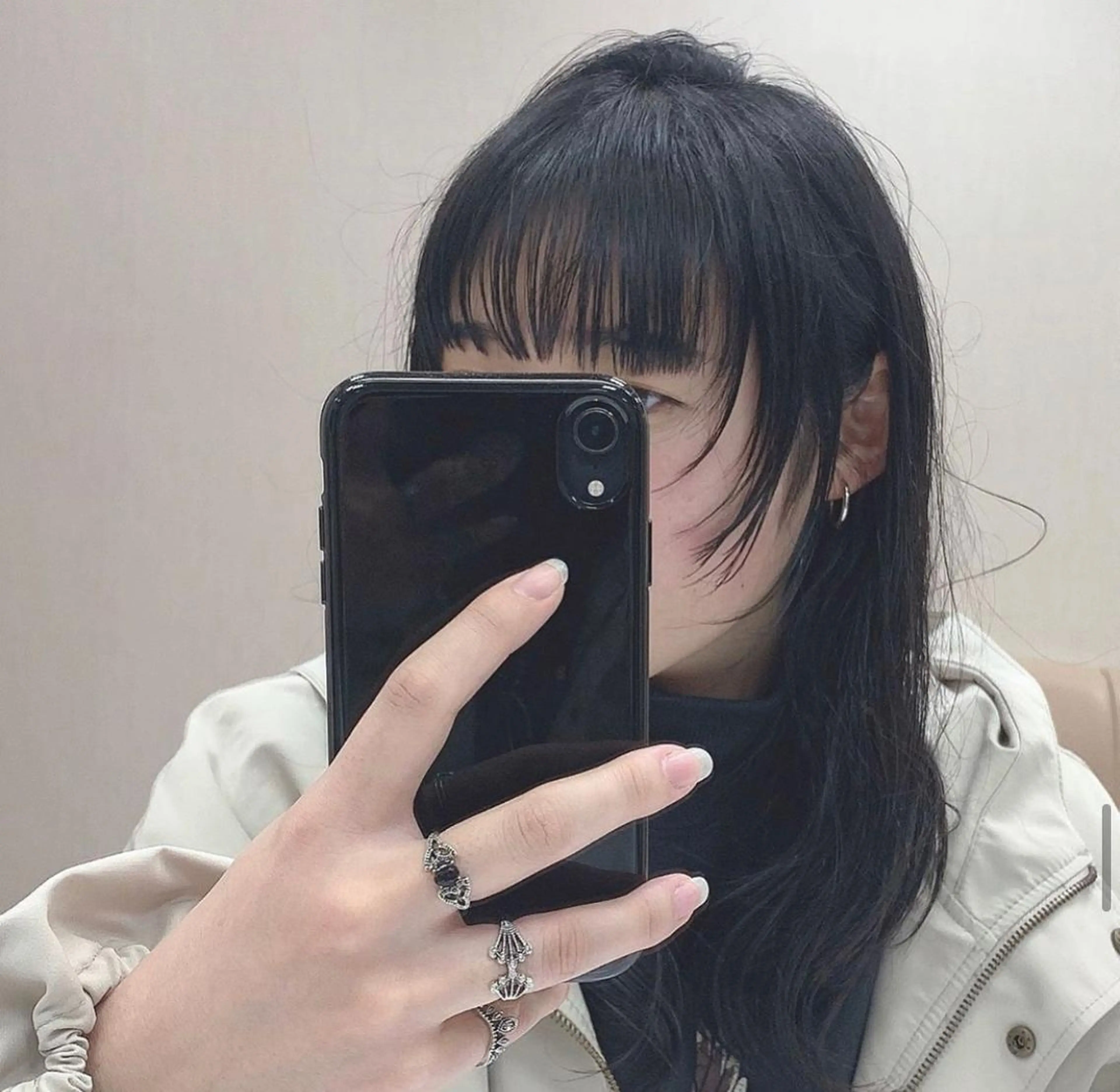 ミディアム ウルフカット 中川 茜里のヘアスタイル