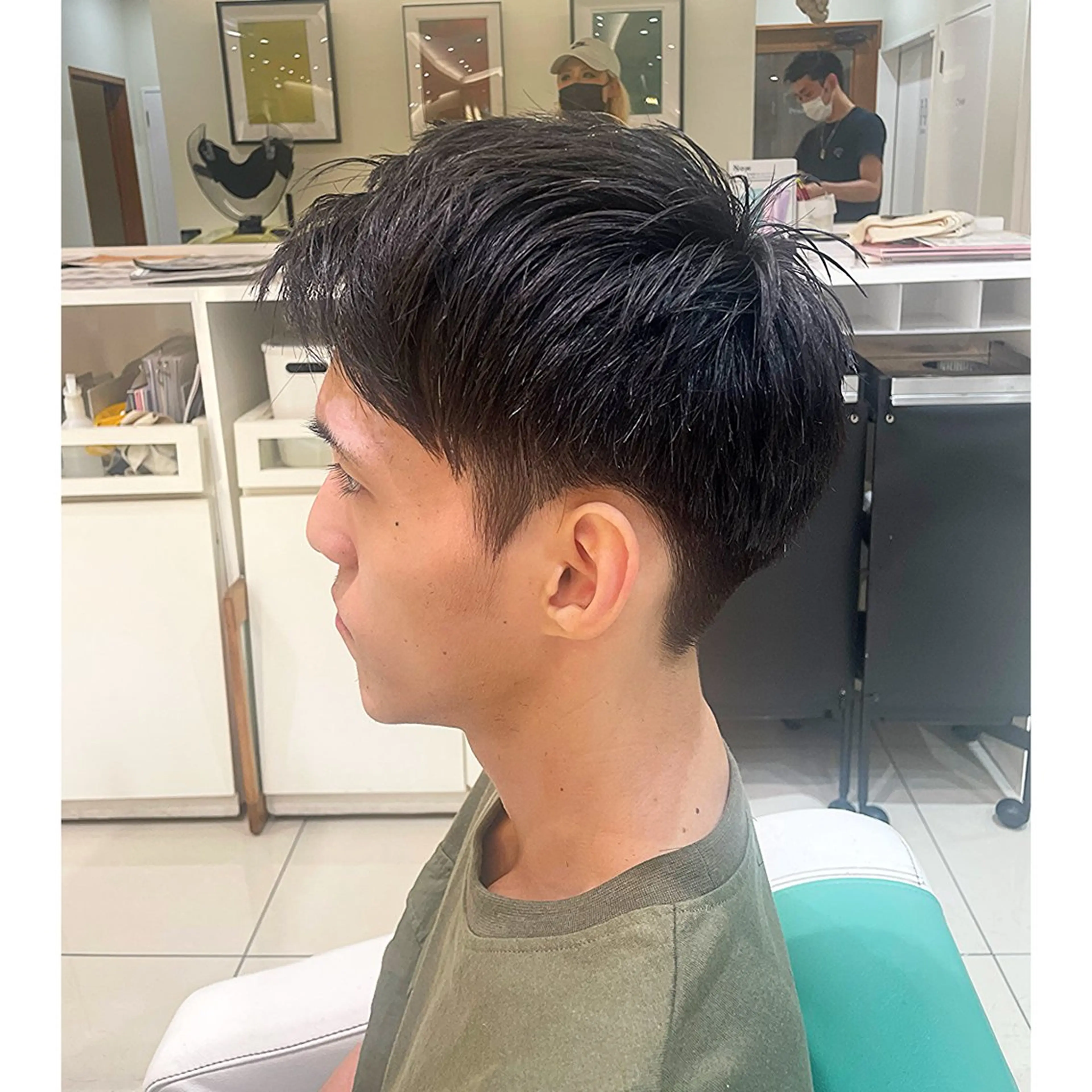 メンズ 前さこ 結衣のヘアスタイル