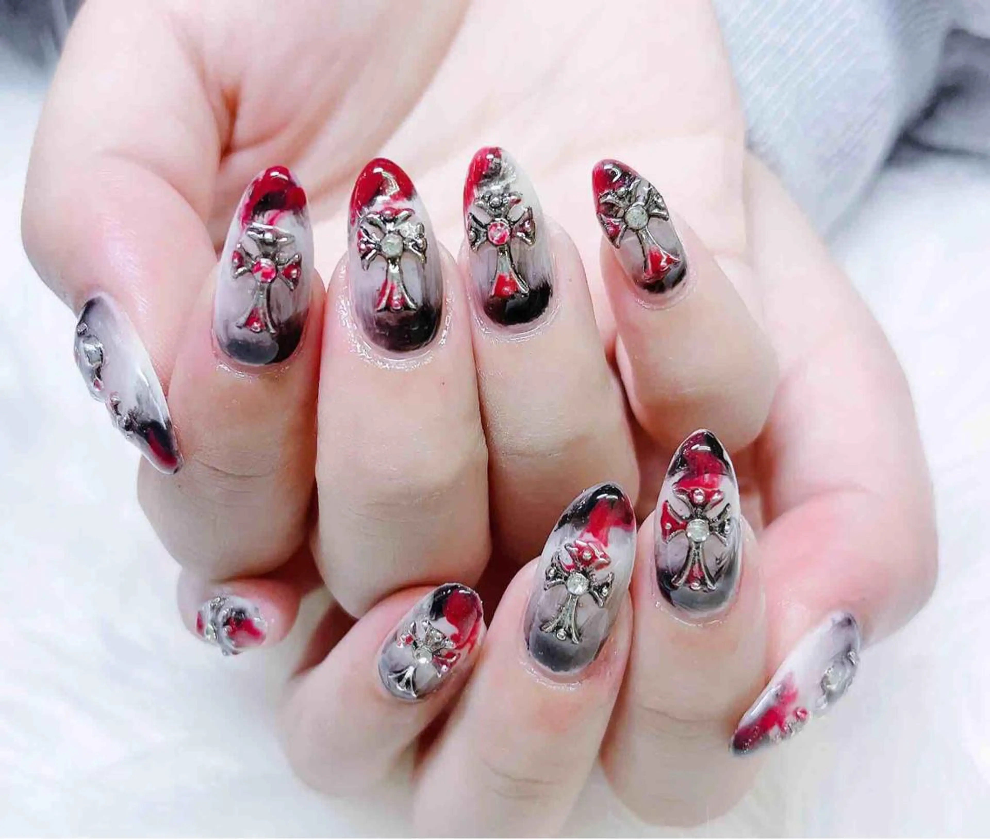 ネイル ハンドネイル MoonNail ユリ🌸のネイルデザイン