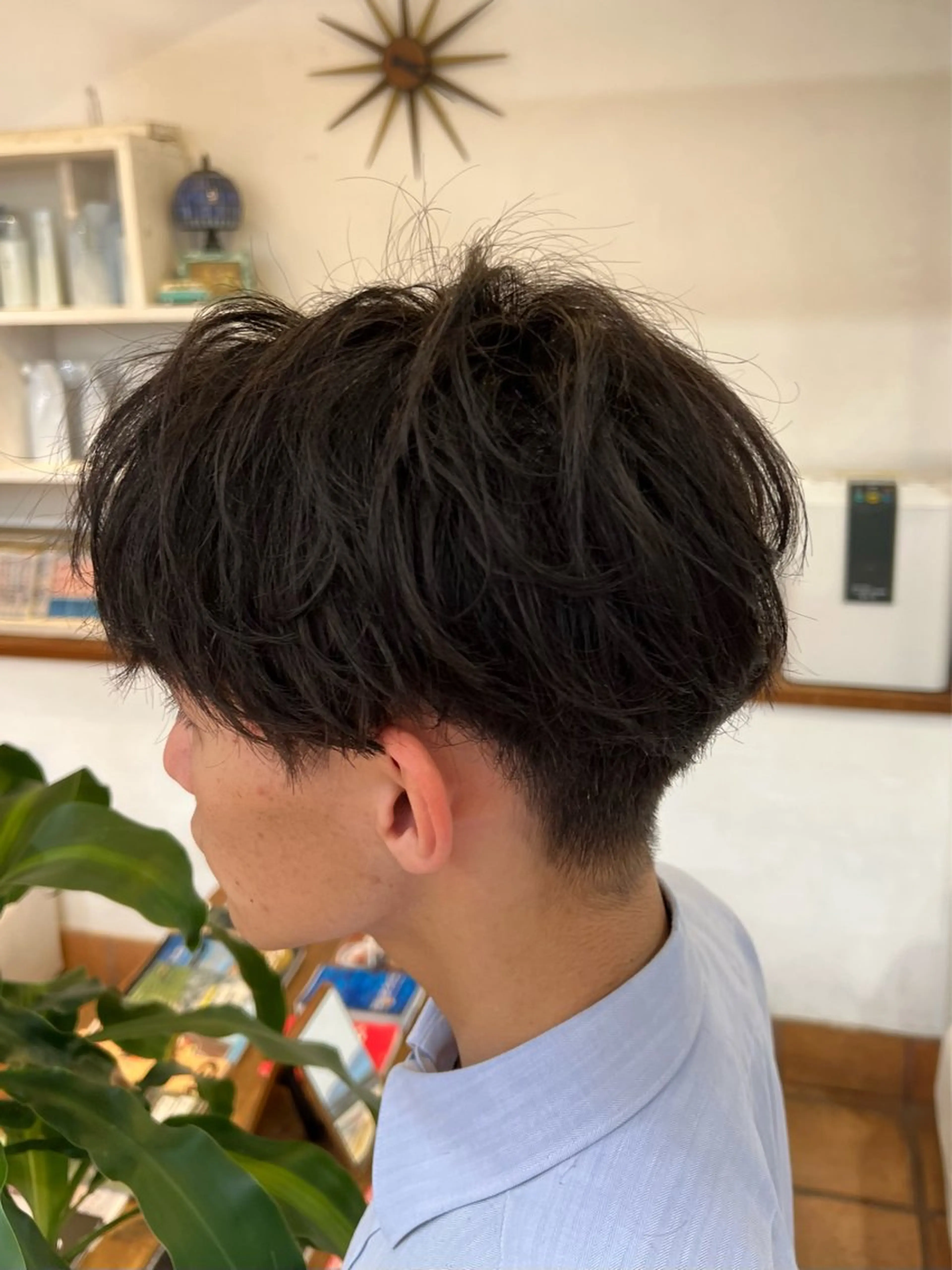 ショート メンズ センターパート メンズパーマ 刈り上げ あおい メンズ専門美容師のヘアスタイル