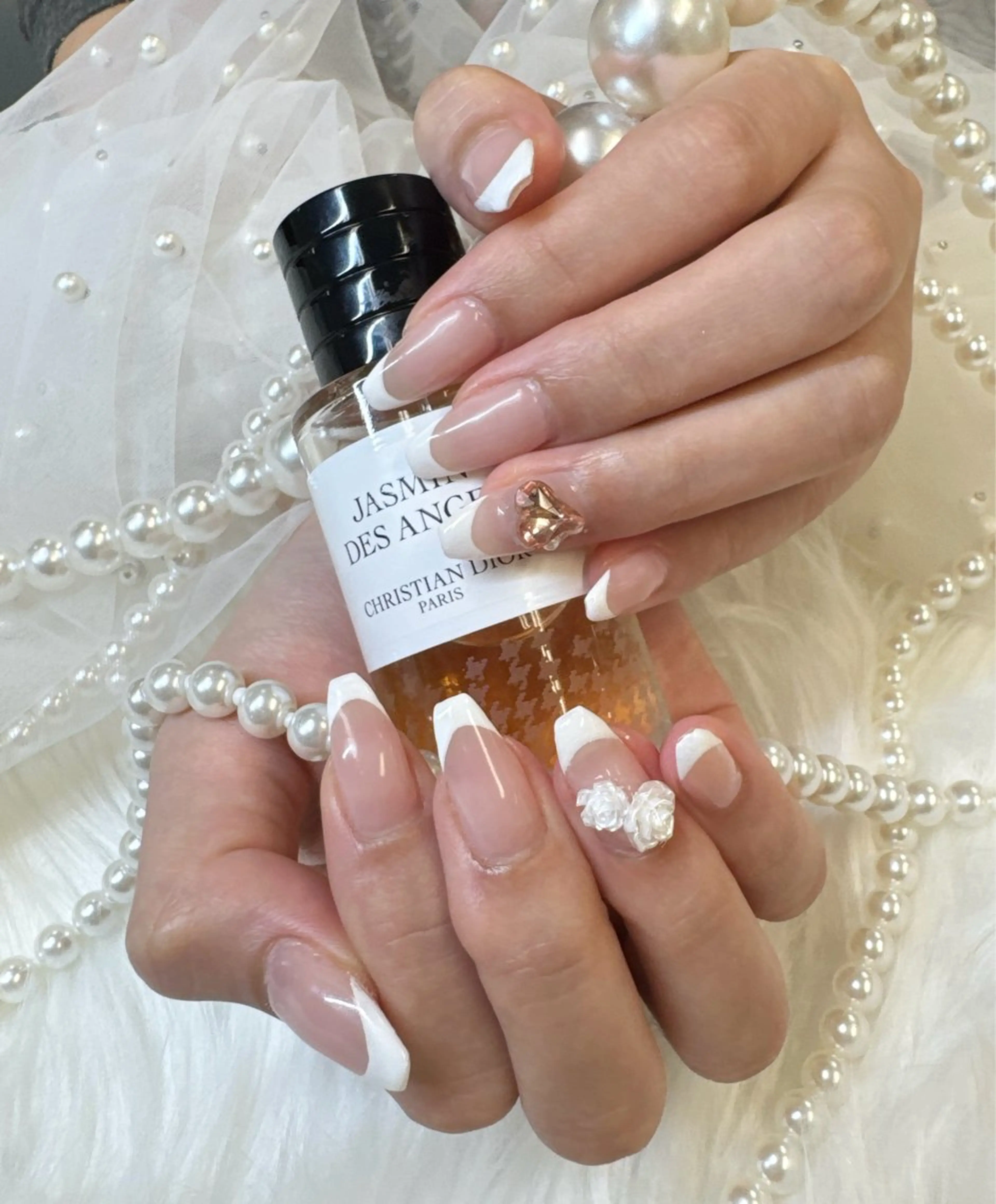 ネイル 長さ出し フレンチネイル ジェルネイル ガラスフレンチ マグネットネイル ハンドネイル Queeens nailのネイルデザイン