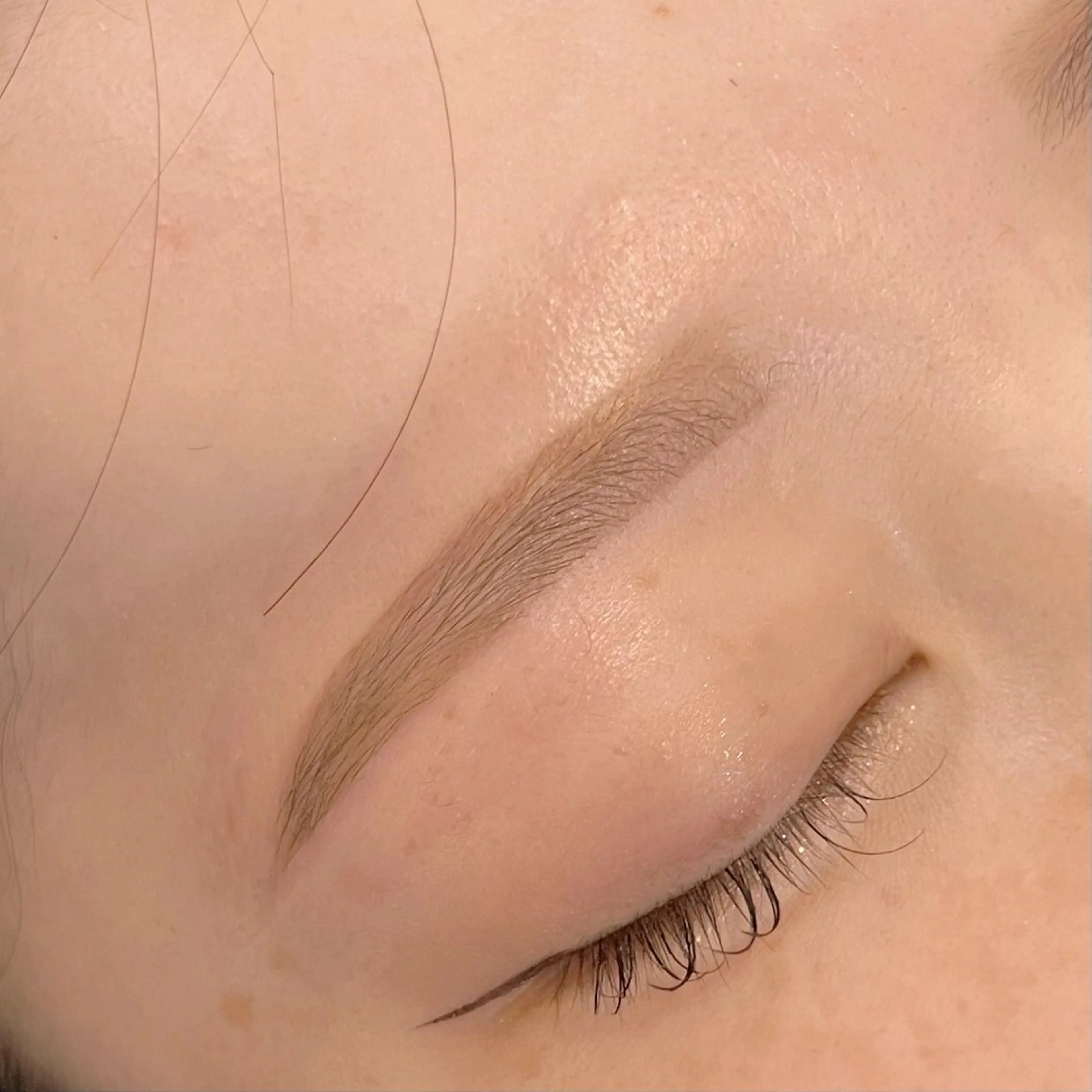 アイブロウ eyes三ノ宮所属・. Yの眉毛・アイブロウイメージ