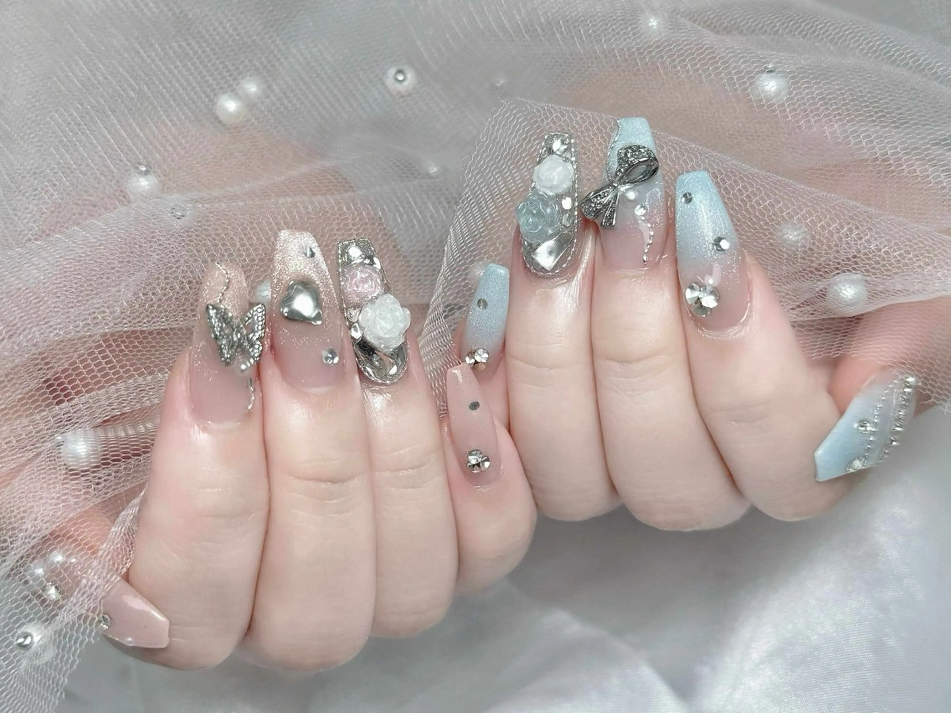 ネイル オーロラネイル チークネイル フラッシュネイル フレンチネイル ジェルネイル ハンドネイル ハンドケア Nova Nail Nambaのネイルデザイン