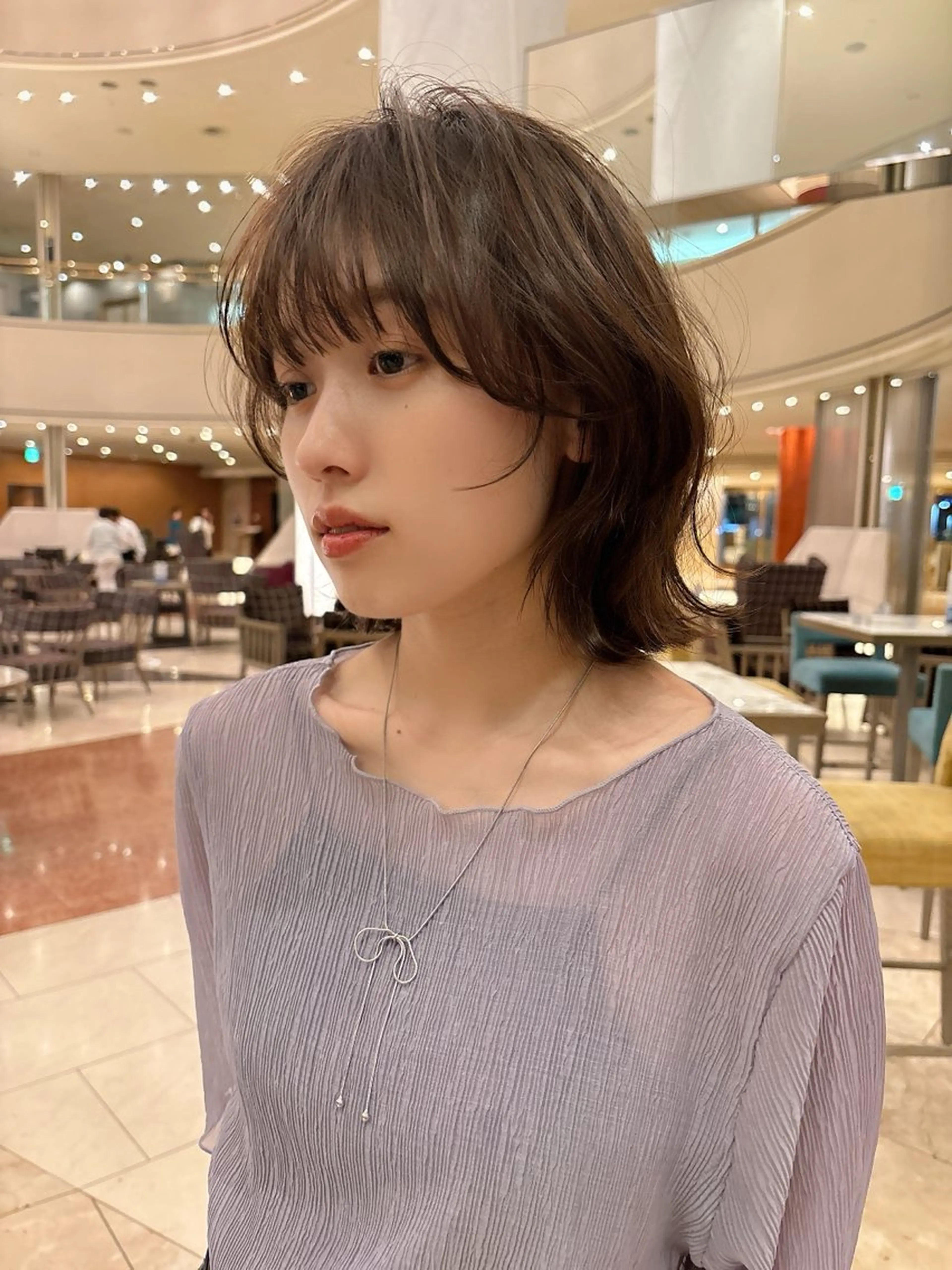 ミディアム 顔まわりレイヤー レイヤーカット ウルフカット カット ヘアカラー トリートメント LaBlessなんば スカイオ山田浩史のヘアスタイル