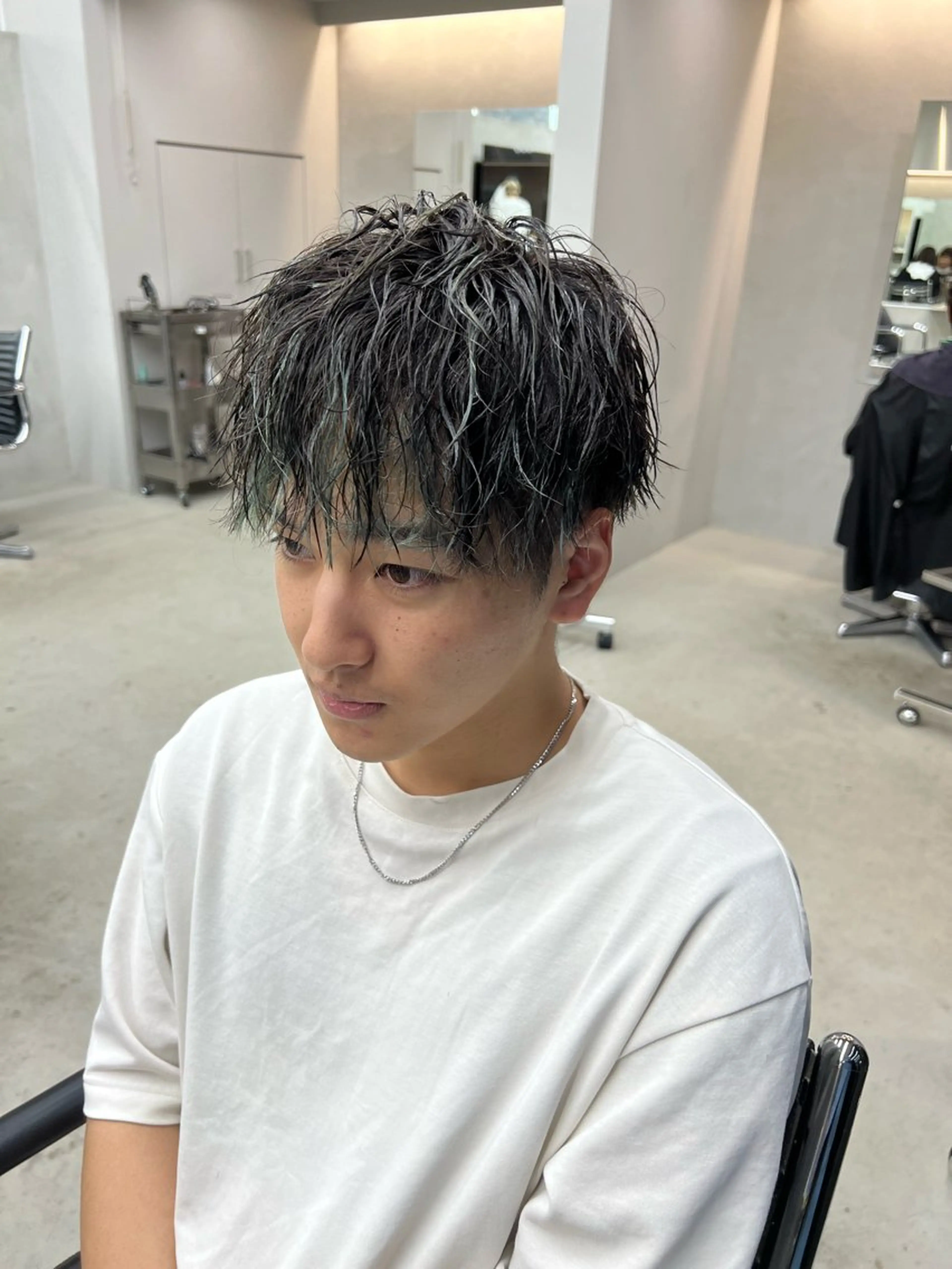 パーマ メンズ カット パーマ 吉沢遣人/レイヤー 艶カラー/抜け感のヘアスタイル