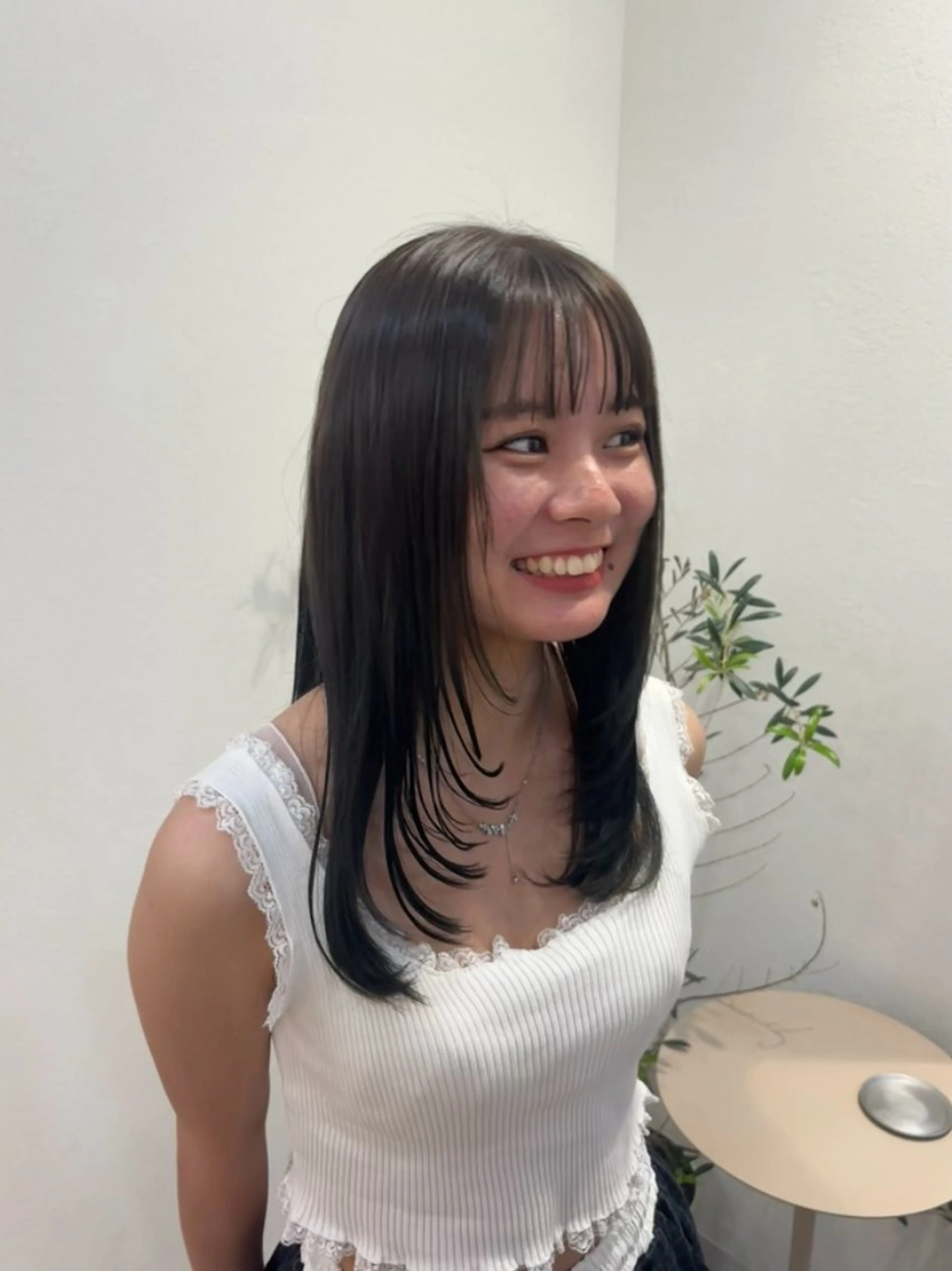 セミロング カラー ヘアカラー トリートメント anna/ラフパーマ /くすみベージュのヘアスタイル