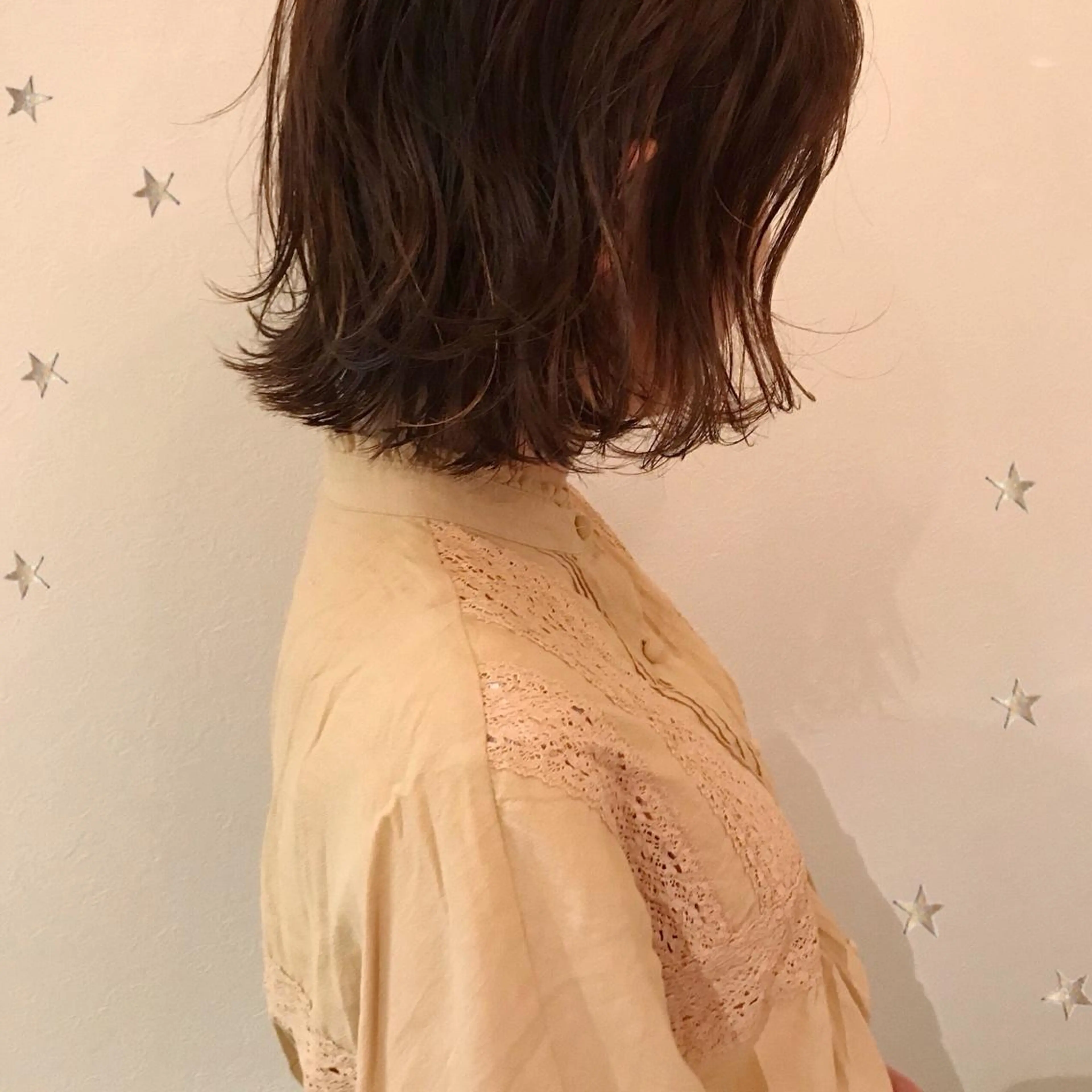 ミディアム カラー ブラウンカラー ハイライトカラー マロンブラウン ハイライト 市川 千夏のヘアスタイル