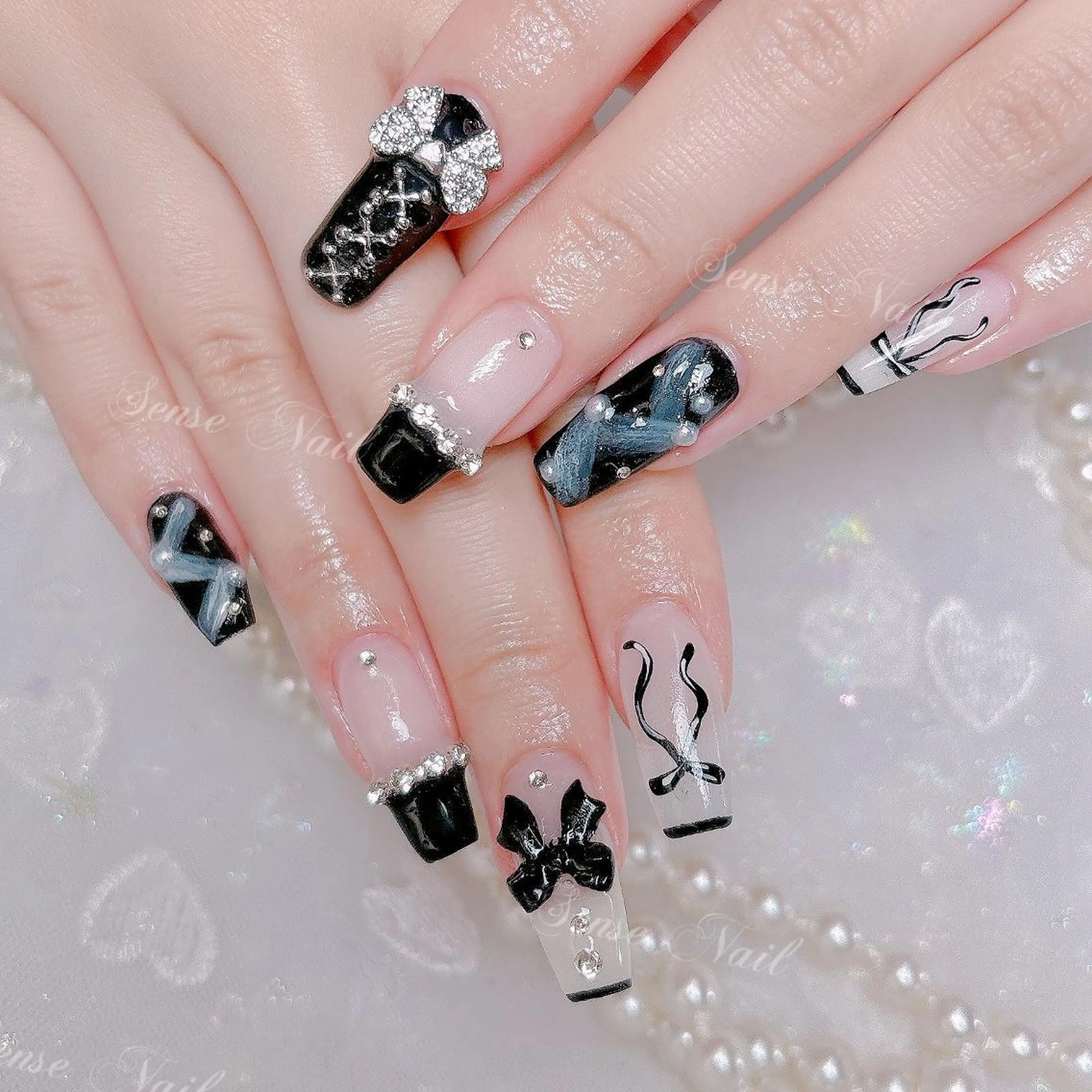 ネイル ハンドネイル ハンドケア Queening 🦋のネイルデザイン