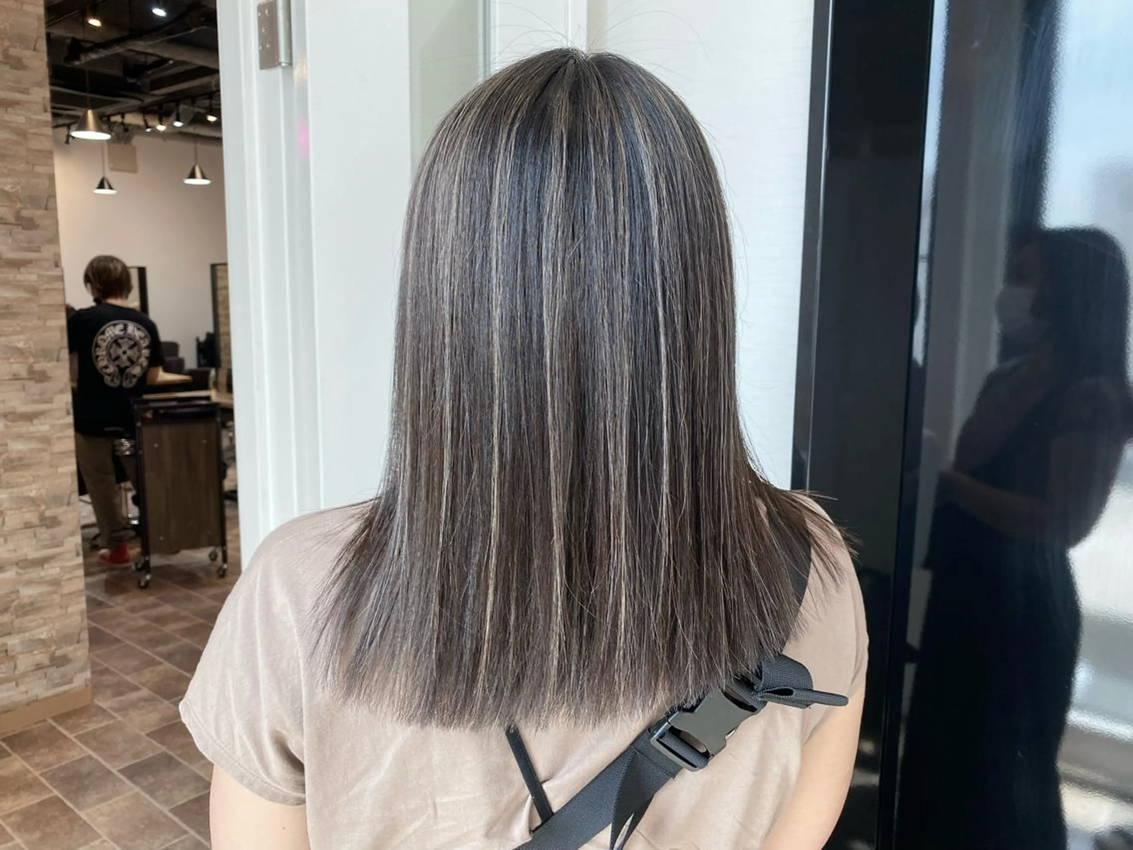 セミロング ＳＨＩ ＺＵのヘアスタイル