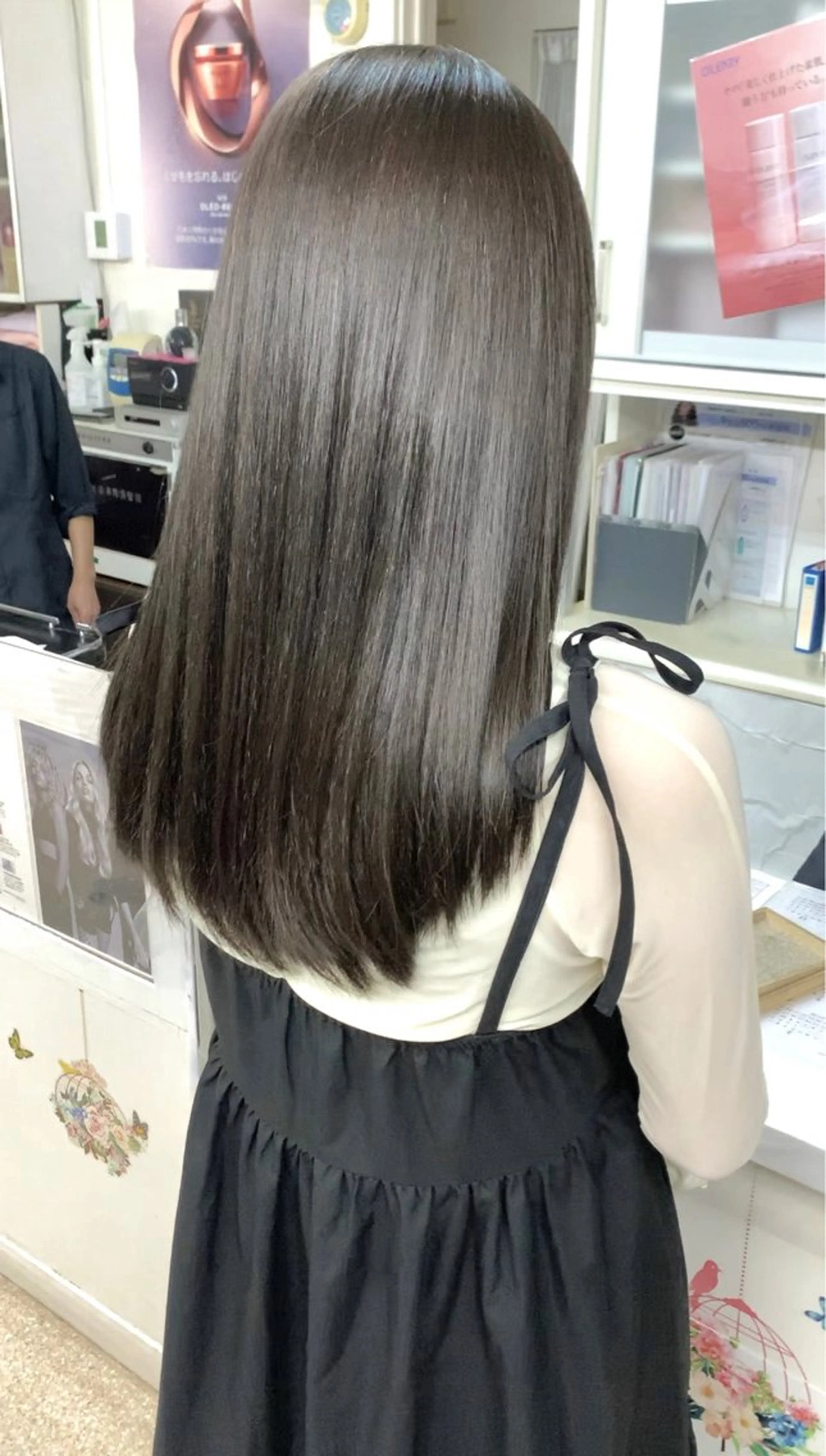 ロング 岸田 梓武生のヘアスタイル