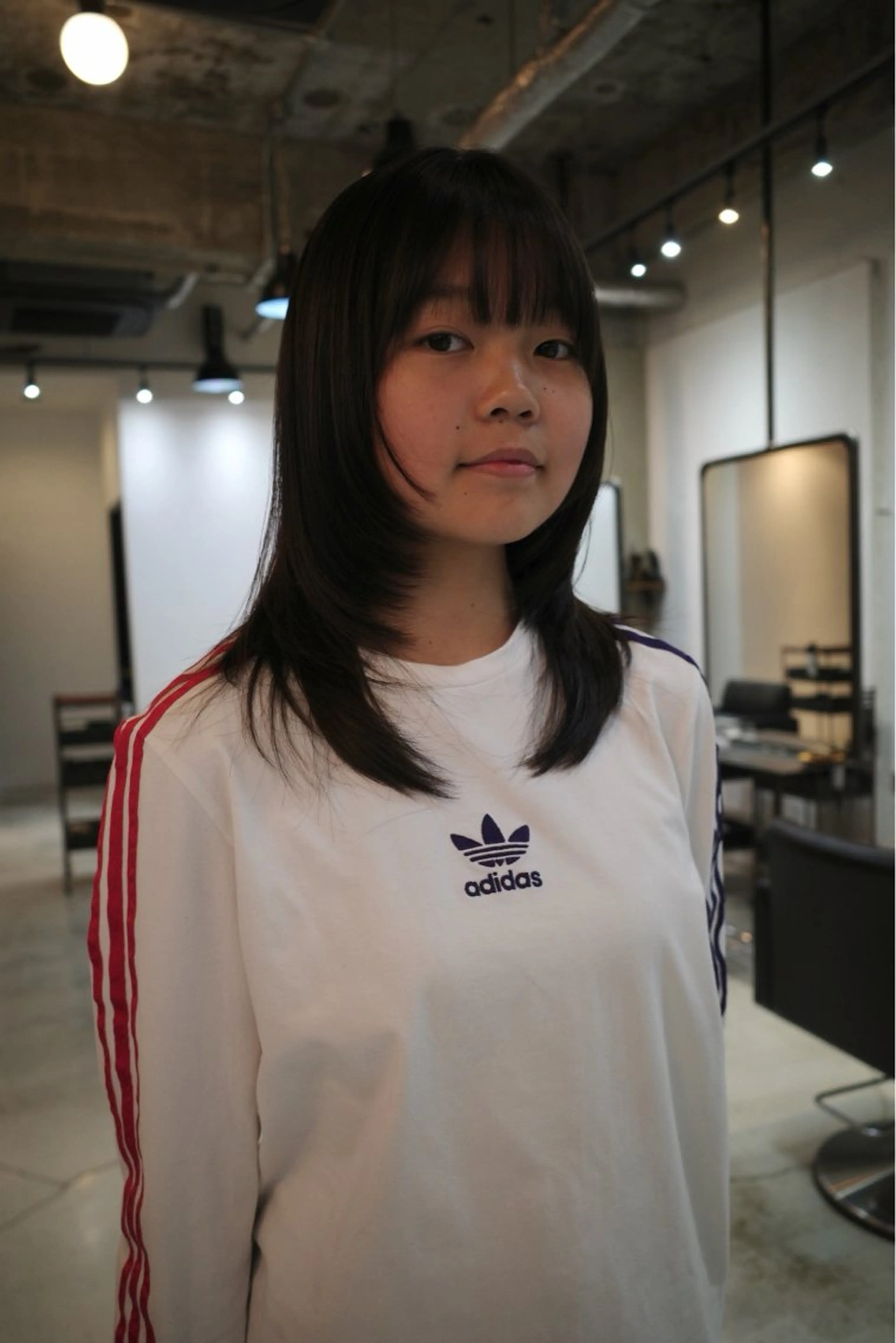 セミロング レイヤーカット 大洞 ことのヘアスタイル