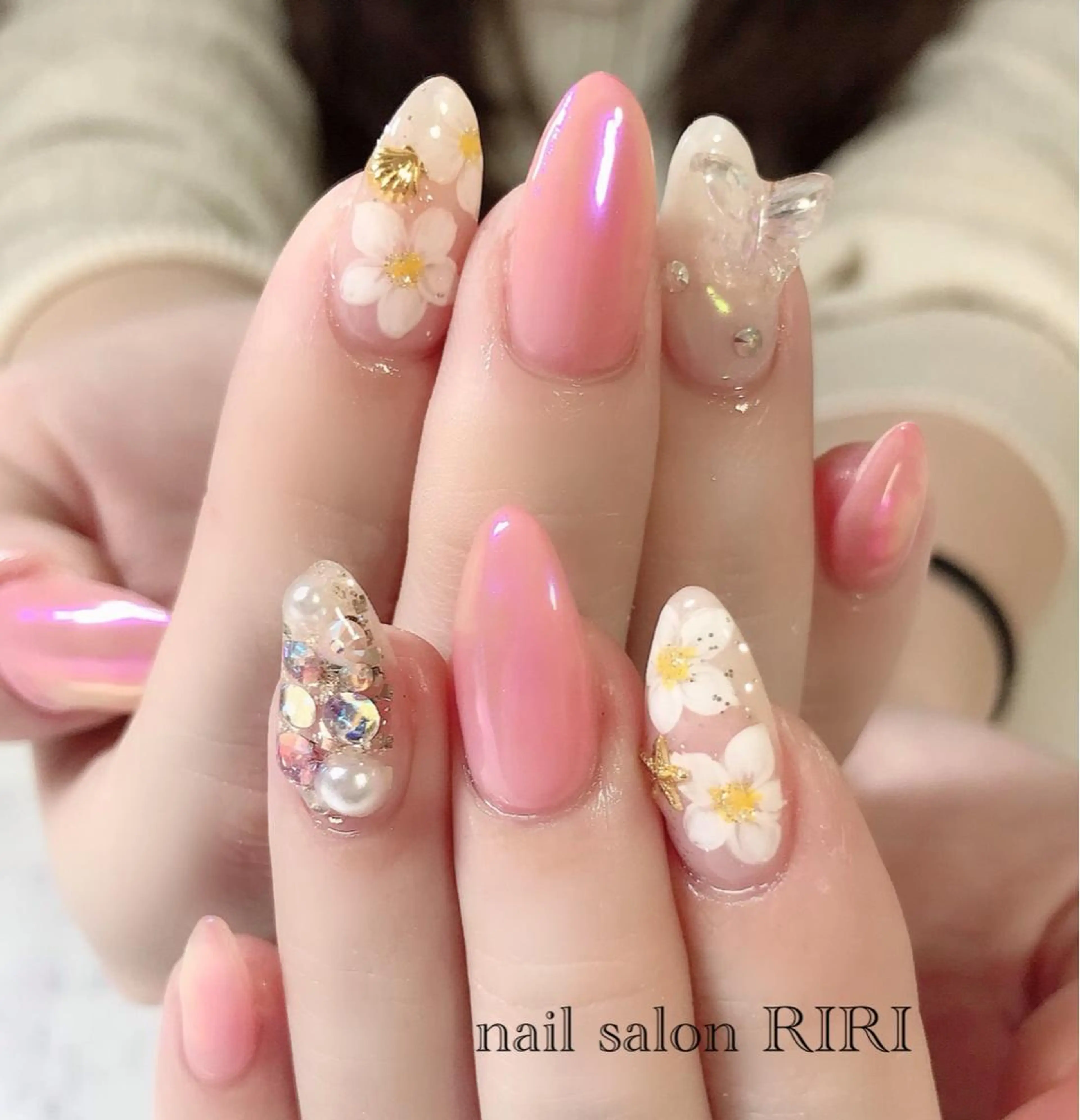 ネイル フラワーネイル ストーンネイル RIRI リリのネイルデザイン
