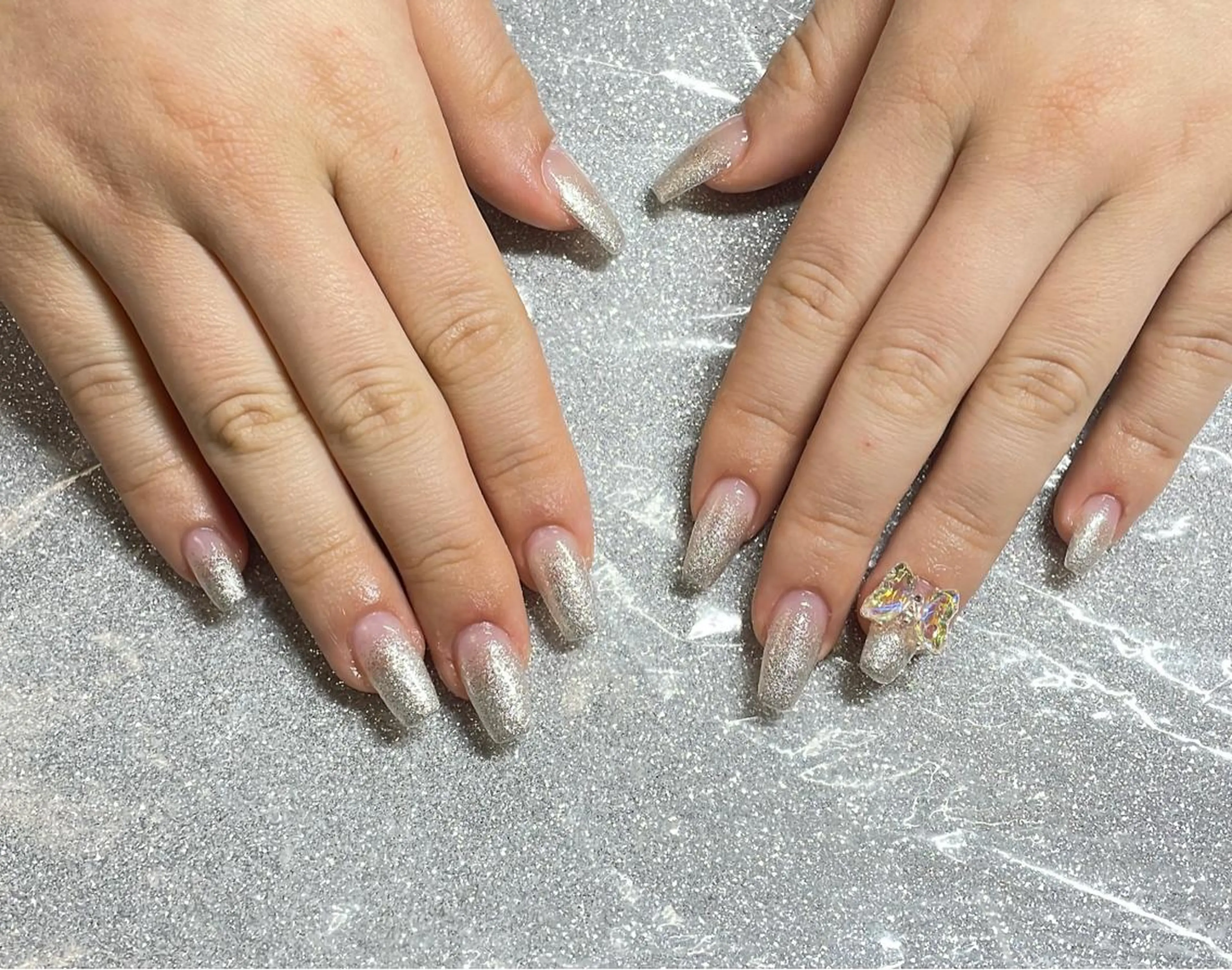 ネイル VIERU 🌈🎀💖のネイルデザイン