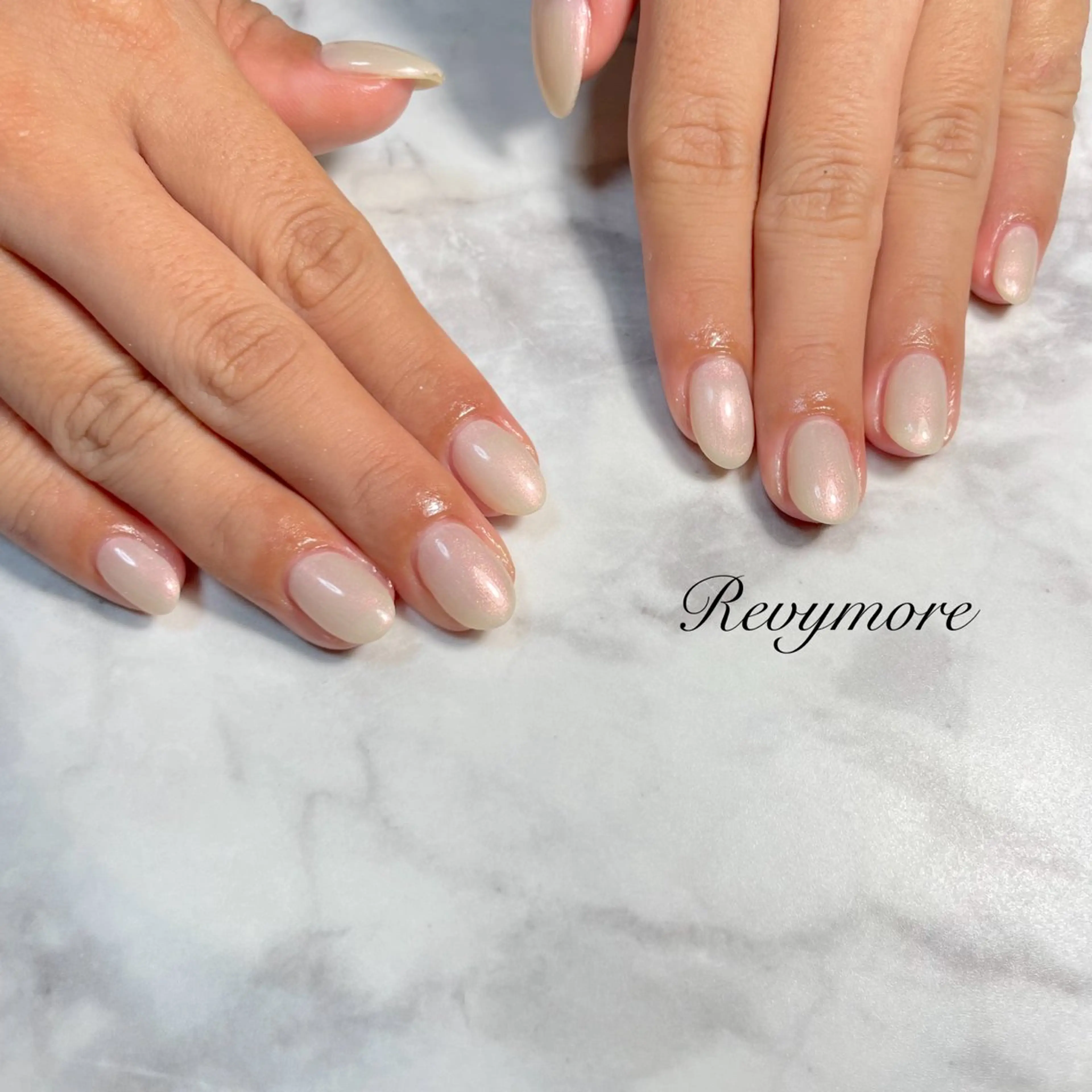ネイル ジェルネイル ニュアンスネイル オフィスネイル シンプルネイル nail salon Revymoreのネイルデザイン