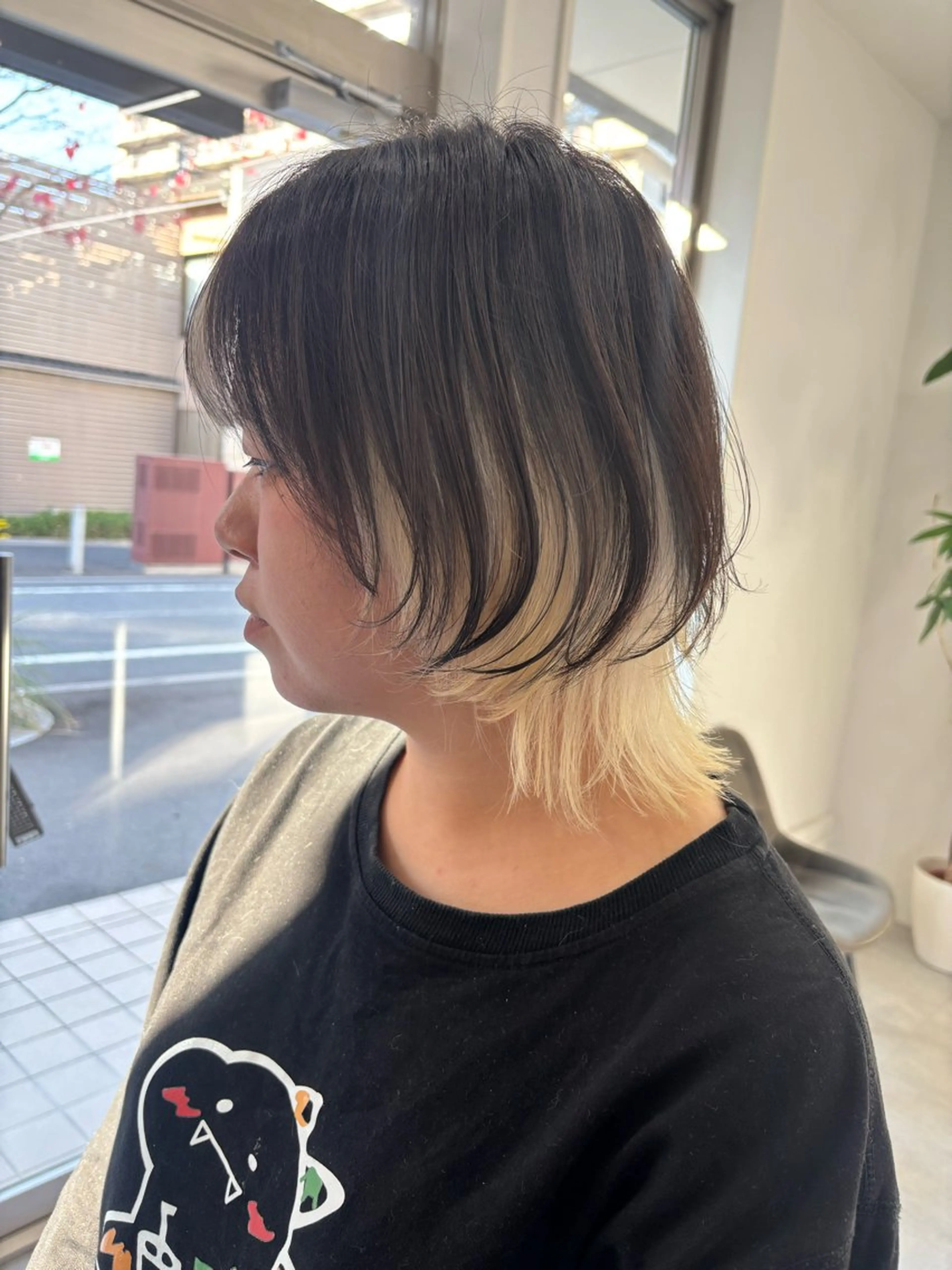 ミディアム ボブ レイヤーカット ウルフカット カット ヘアカラー トリートメント 新村 華奈絵のヘアスタイル