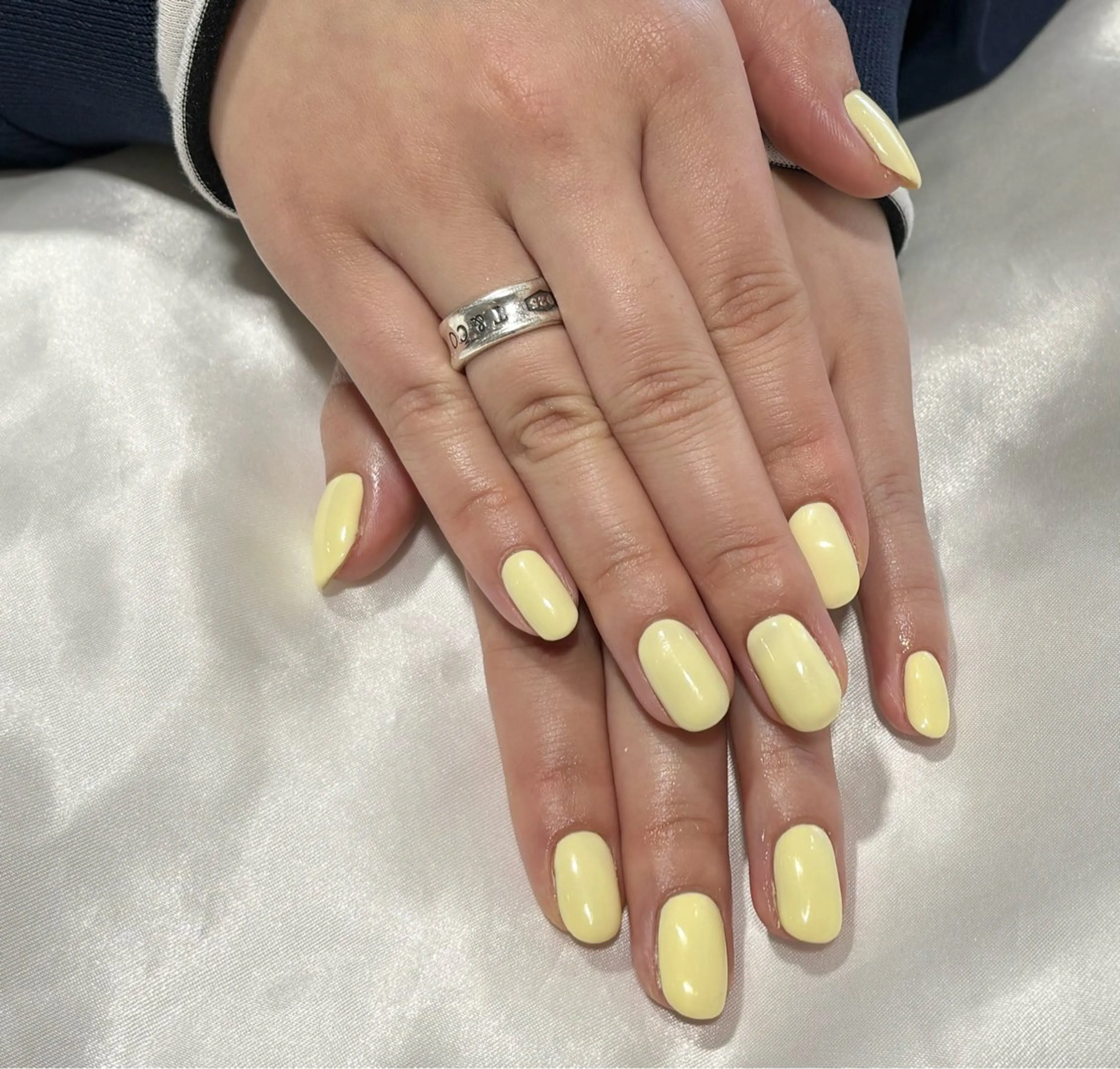 ネイル 黄色 ハンドネイル nailsister まゆのネイルデザイン