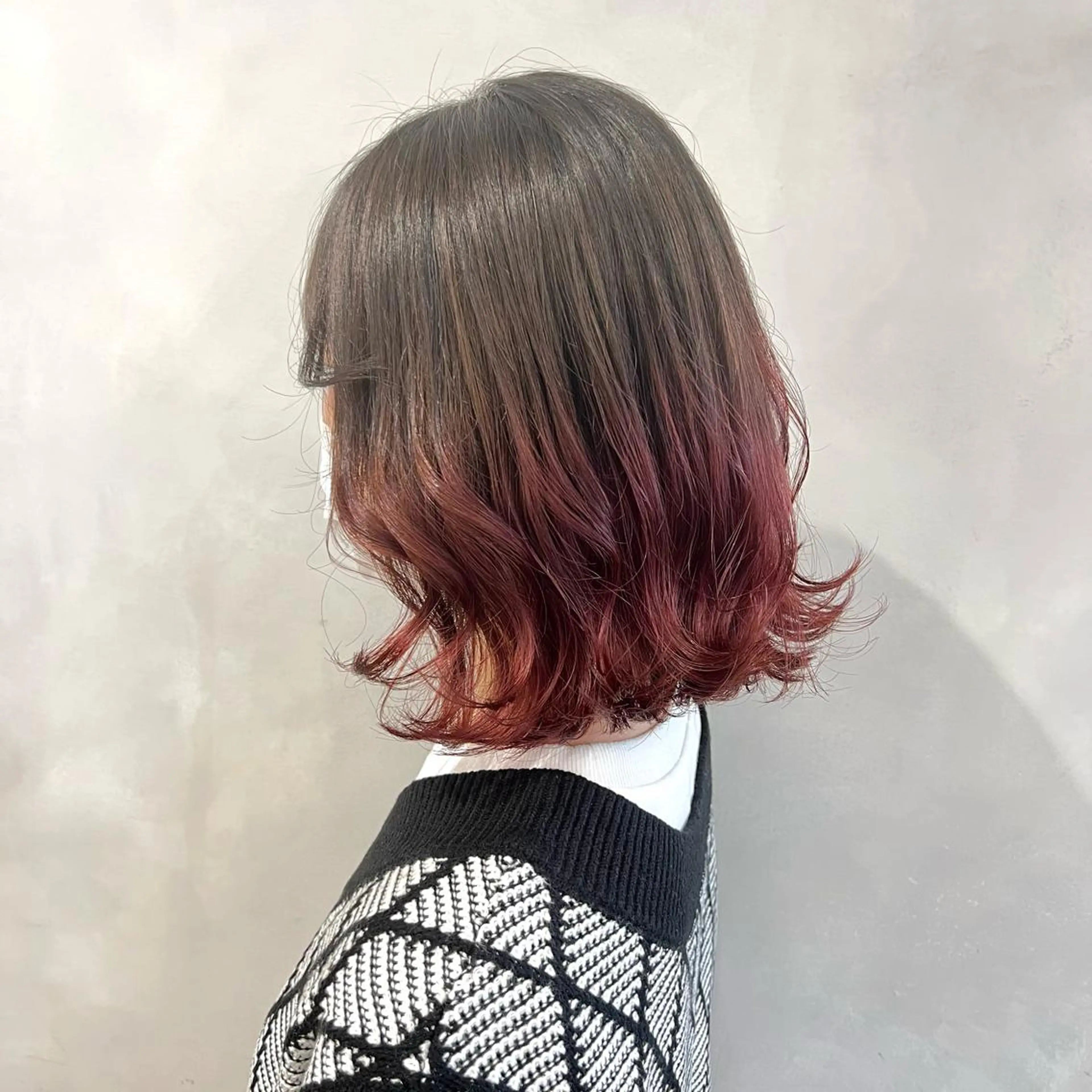 ミディアム カラー ヘアカラー 🩵ブリーチカラー 🐈MIORI🩵のヘアスタイル