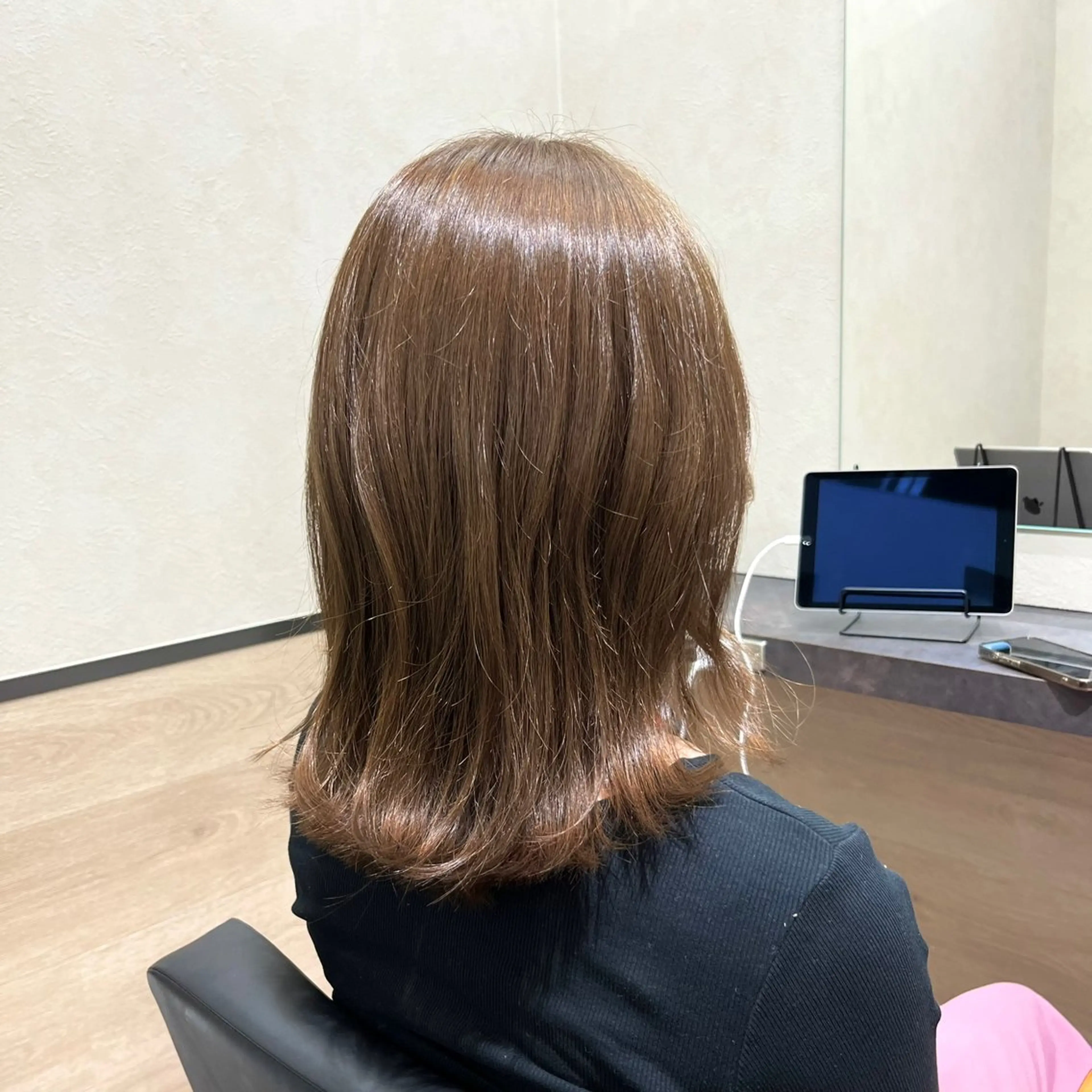 ミディアム カラー ブリーチ カット ヘアカラー トリートメント 有田裕真 【ブリーチカラー】のヘアスタイル
