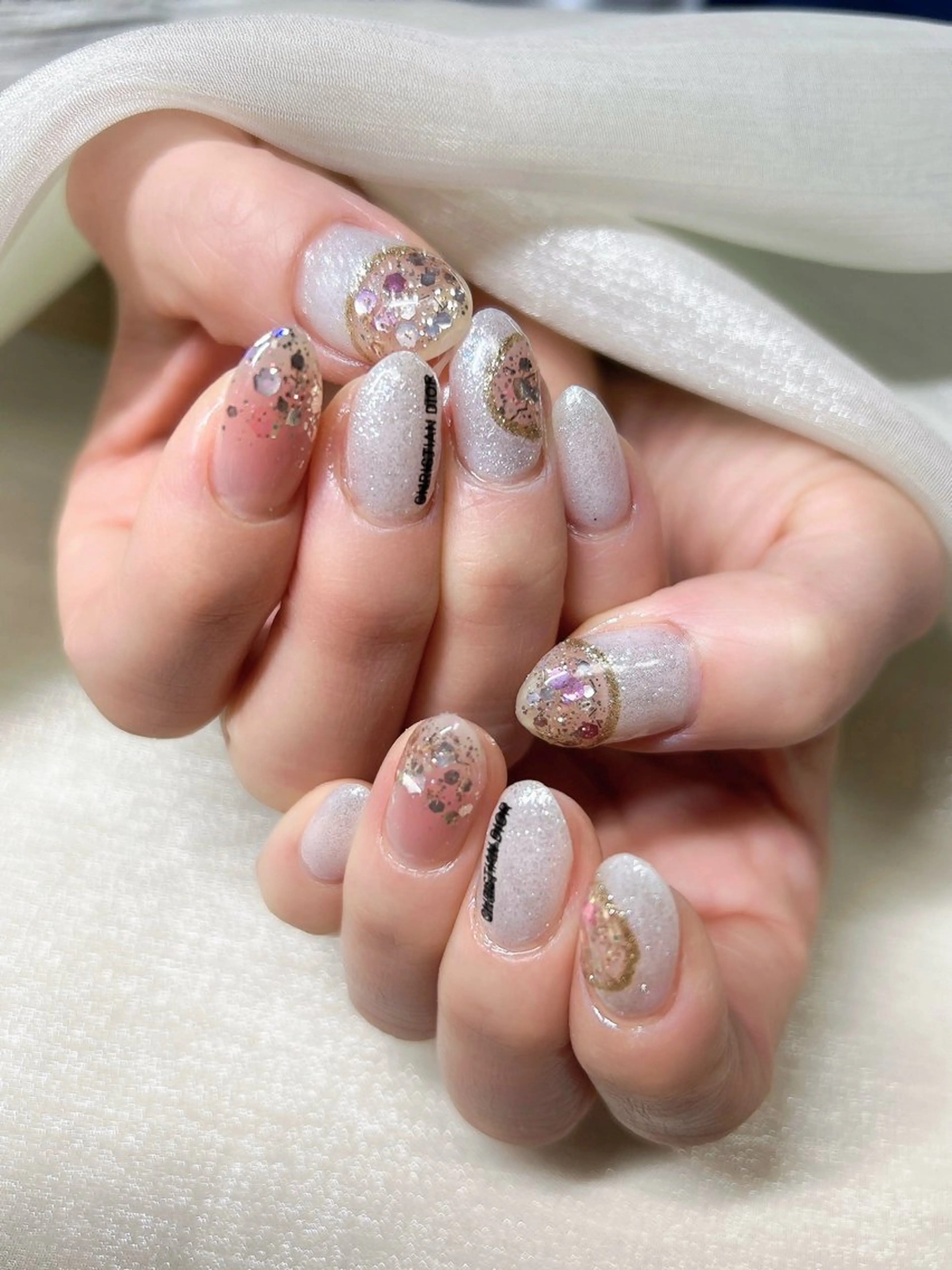 ネイル アートネイル ミラーネイル 持ち込み ニュアンスネイル ストーンネイル LUKA NAILのネイルデザイン