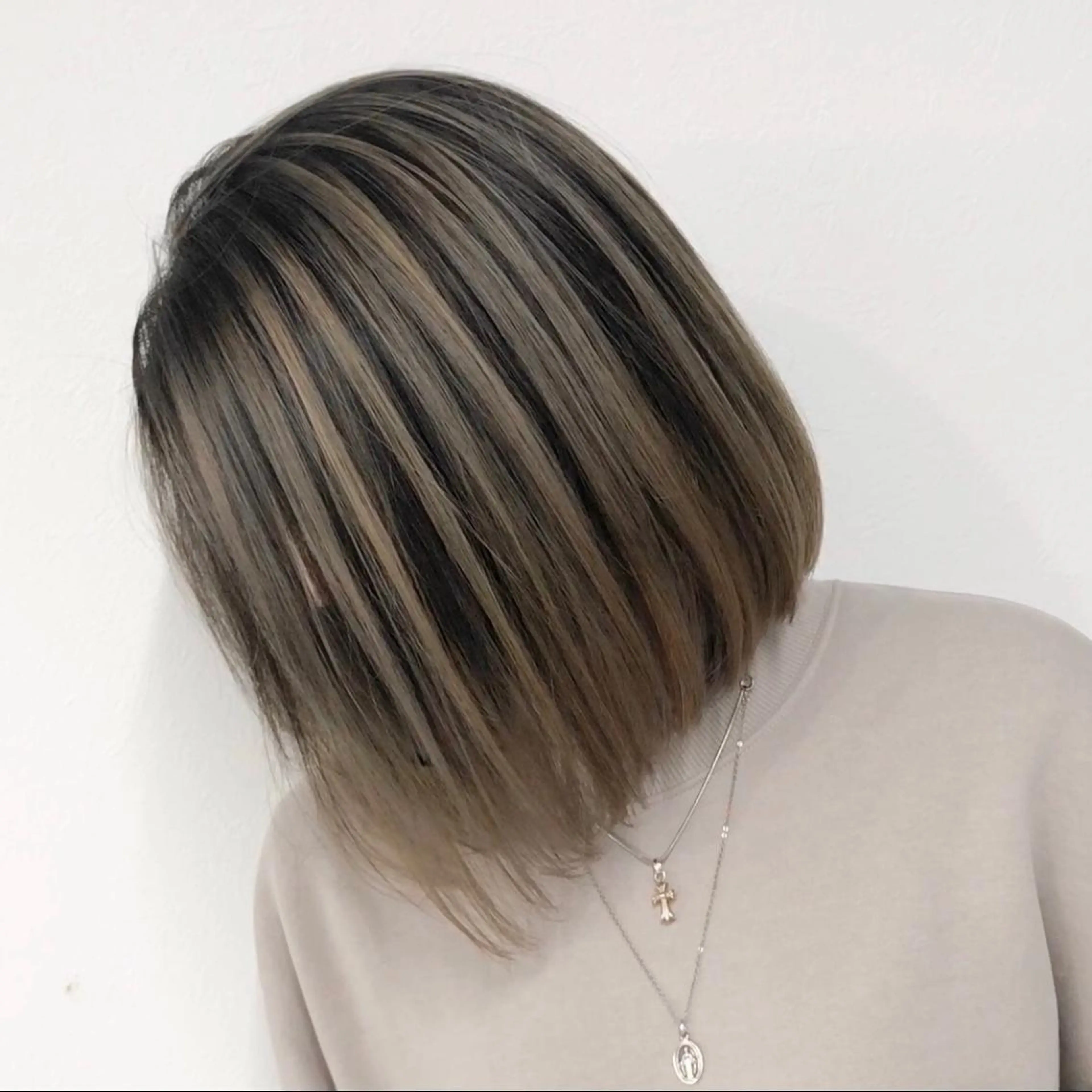 ショート カラー バレイヤージュ デザインカラー ハイライトカラー ボブ 外国人風カラー アンドウ ユウ/ レイヤーカット/韓国のヘアスタイル