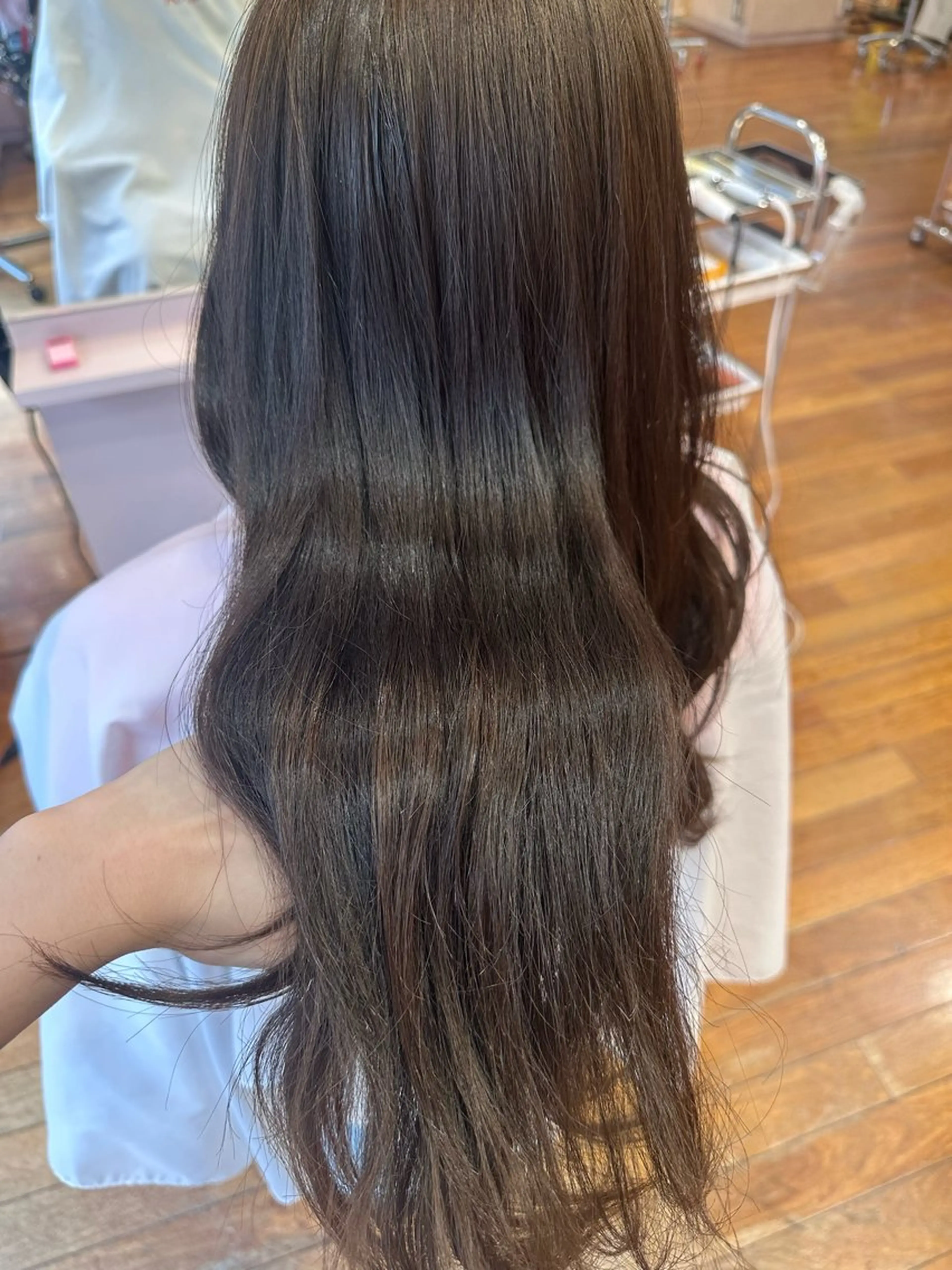 ロング ヘアカラー 'axis hinaのヘアスタイル