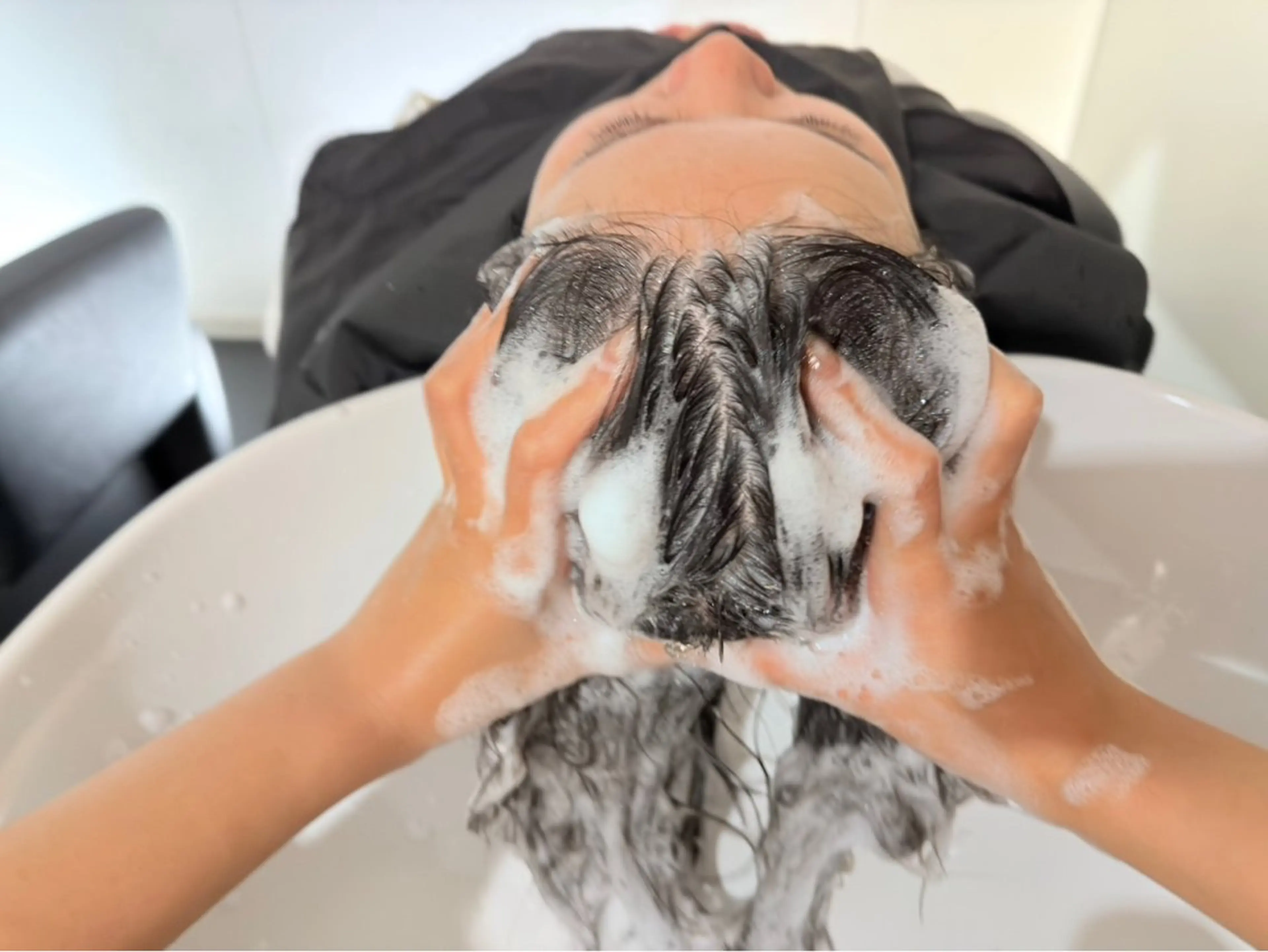 stella キホのヘアスタイル