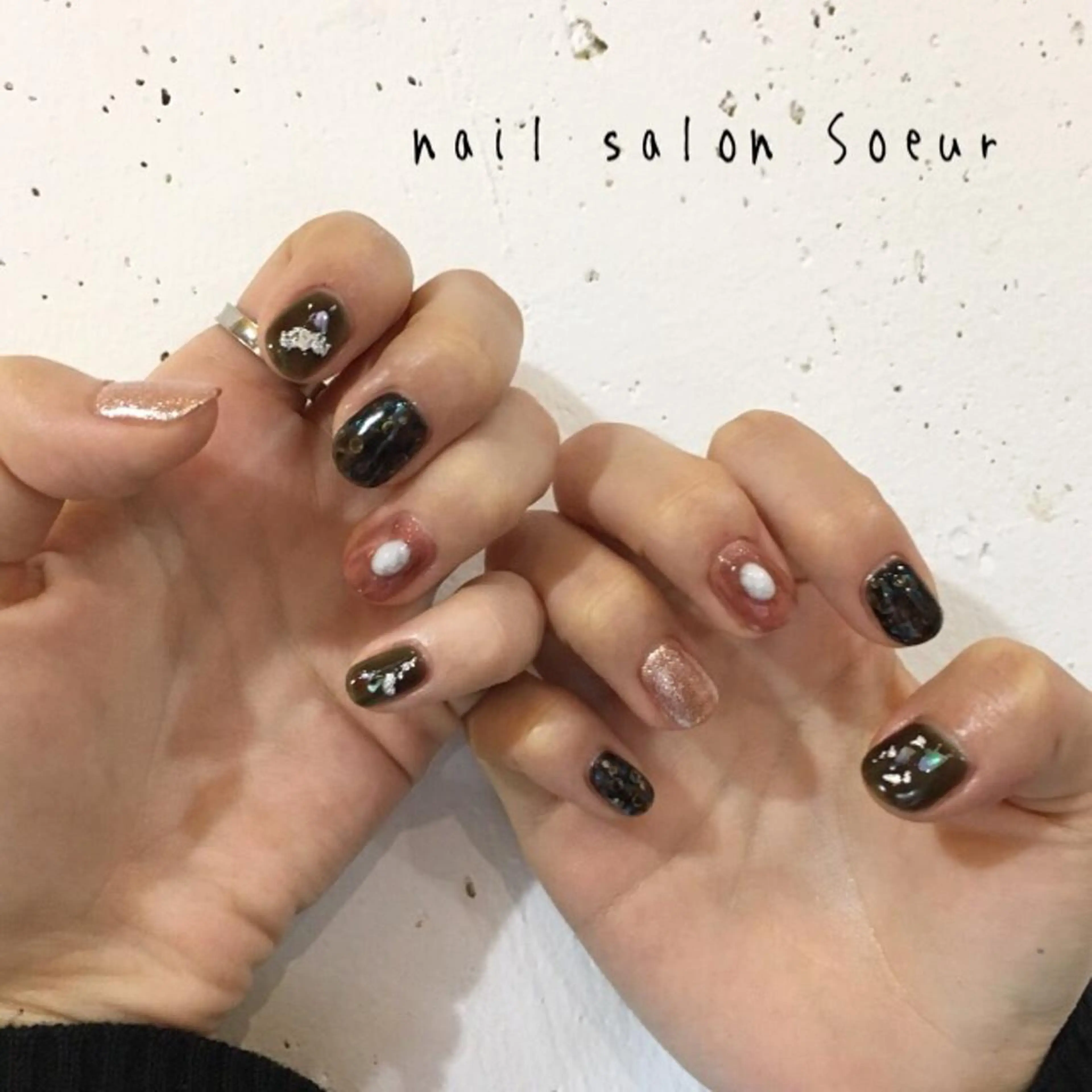 ネイル アートネイル ブラウン ジェルネイル ラメ(グリッター) ニュアンスネイル ハンドネイル nail salon Soeurのネイルデザイン