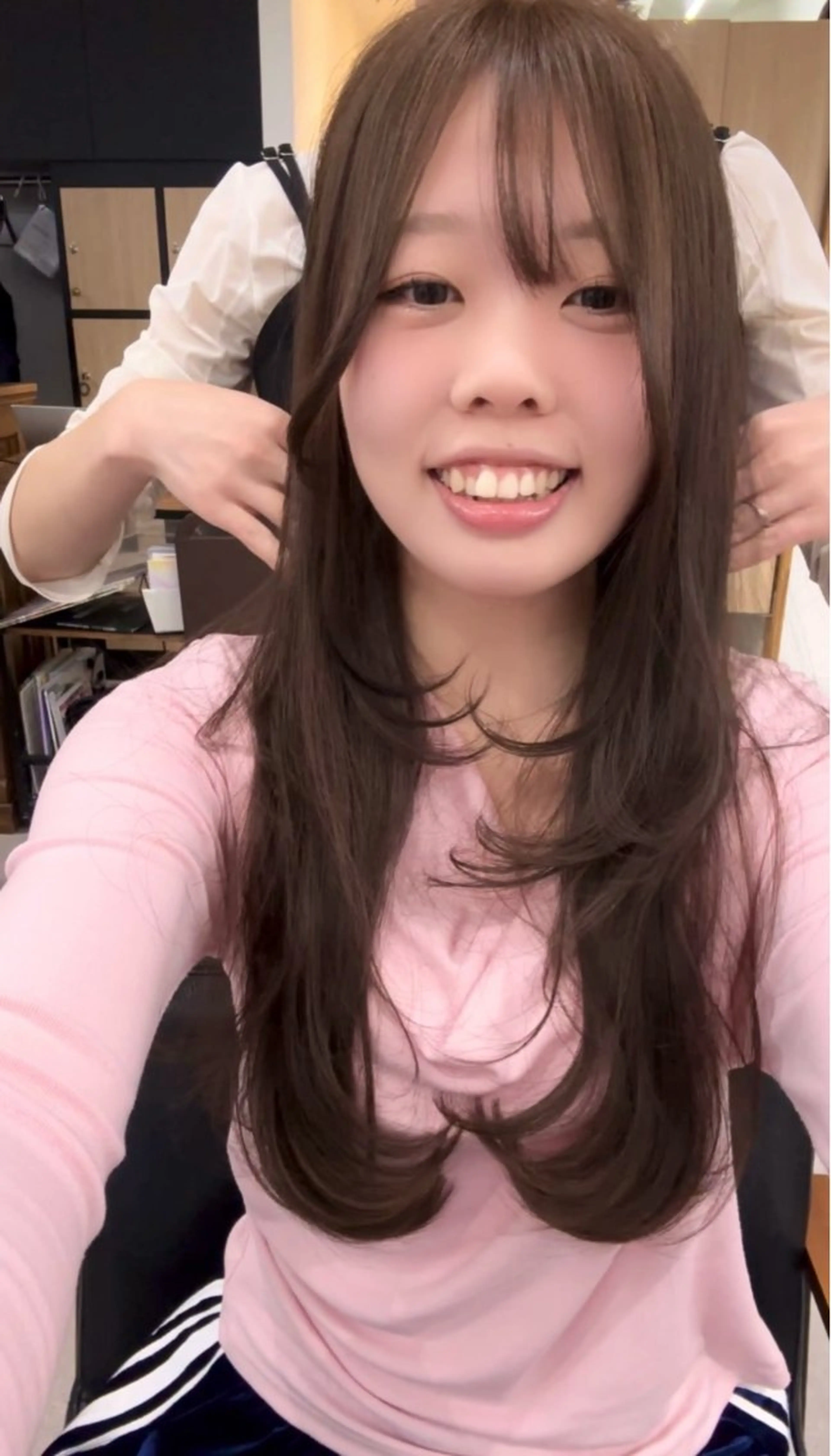 ロング カラー パーマ ヘアアレンジ メンズ キッズ カット ヘアカラー レイヤーカット／顔周 りカット/縮毛矯正のヘアスタイル