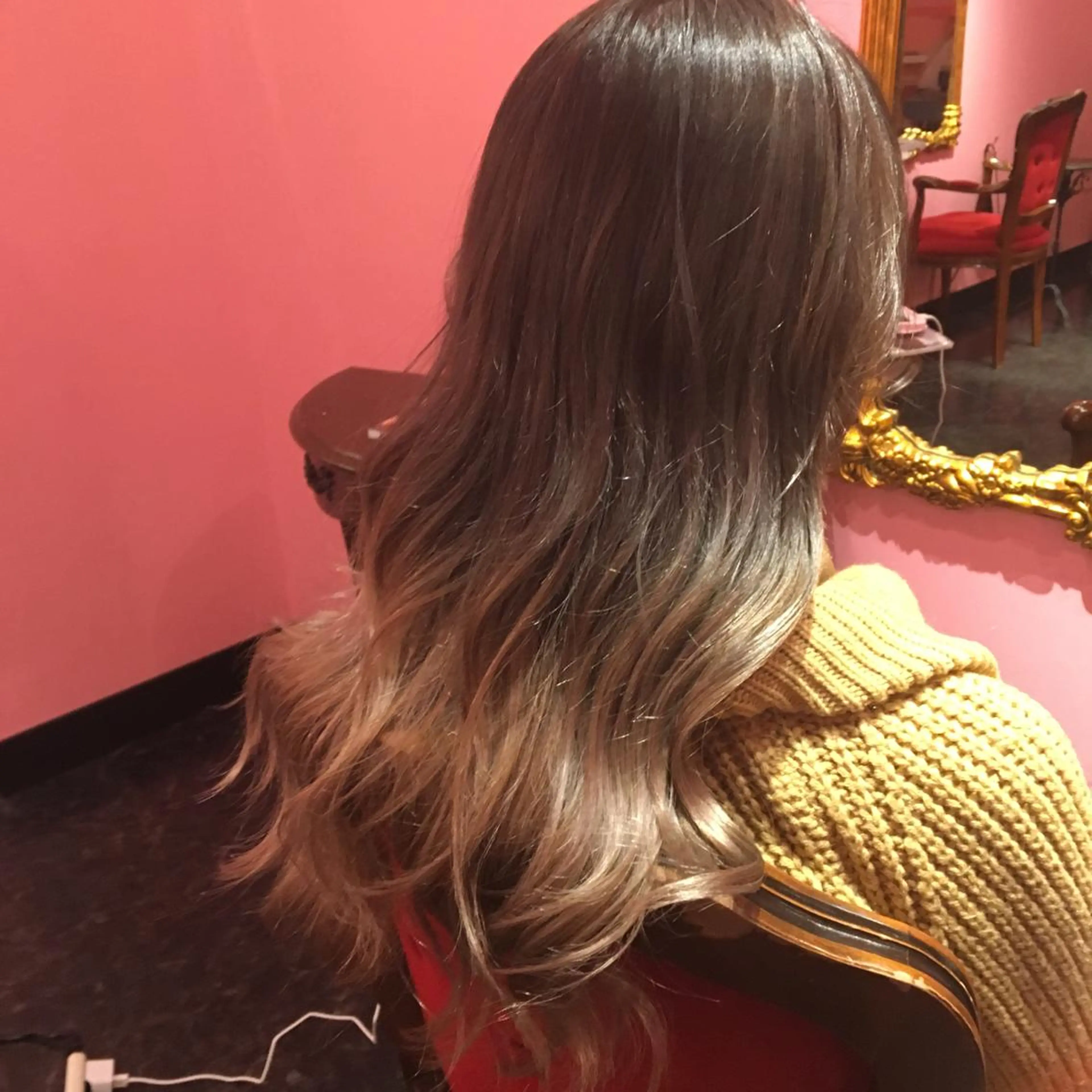 ロング カラー 門岡 ひかるのヘアスタイル