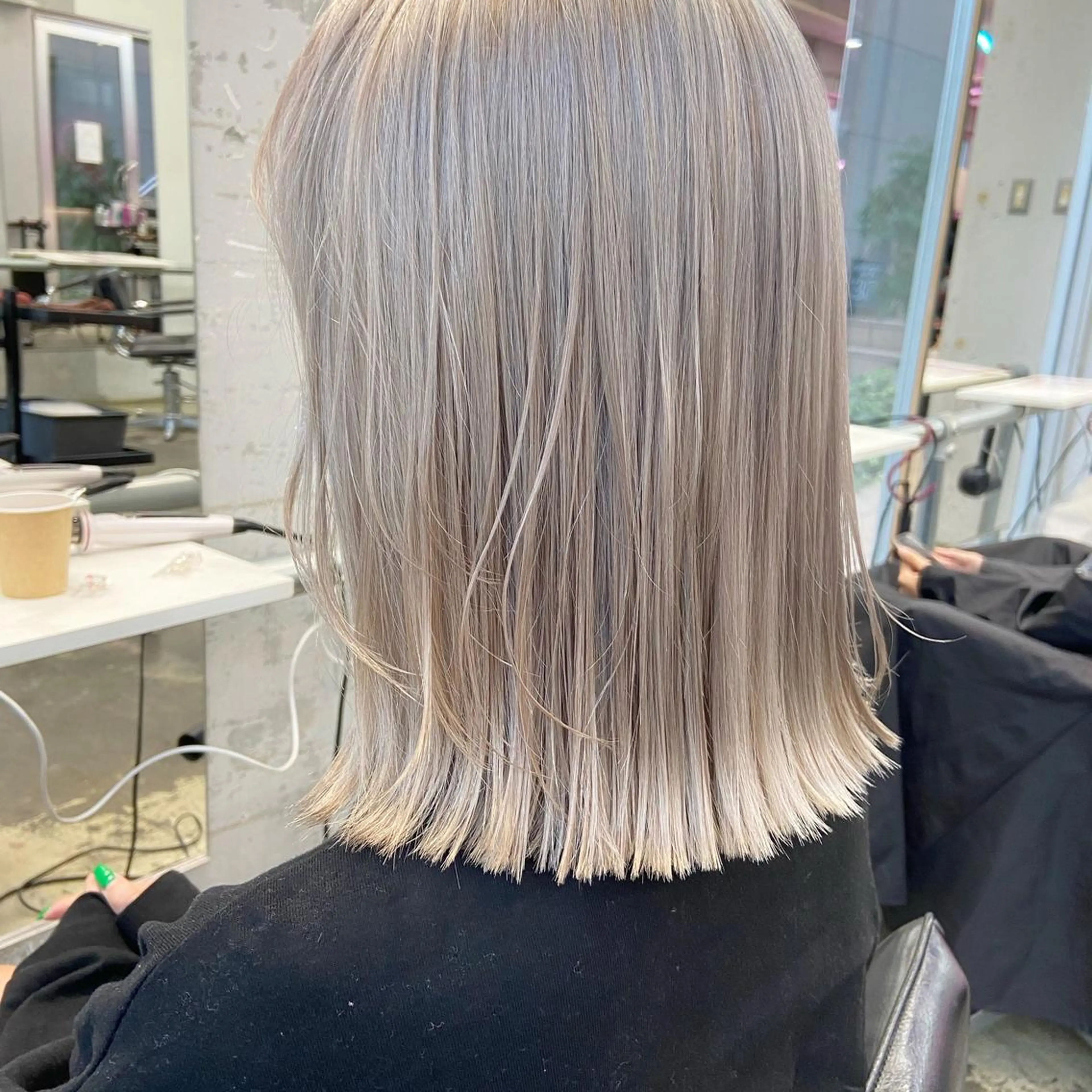 ミディアム カラー ヘアカラー トリートメント ハイトーンを育てる ブリーチカラー/牧原のヘアスタイル