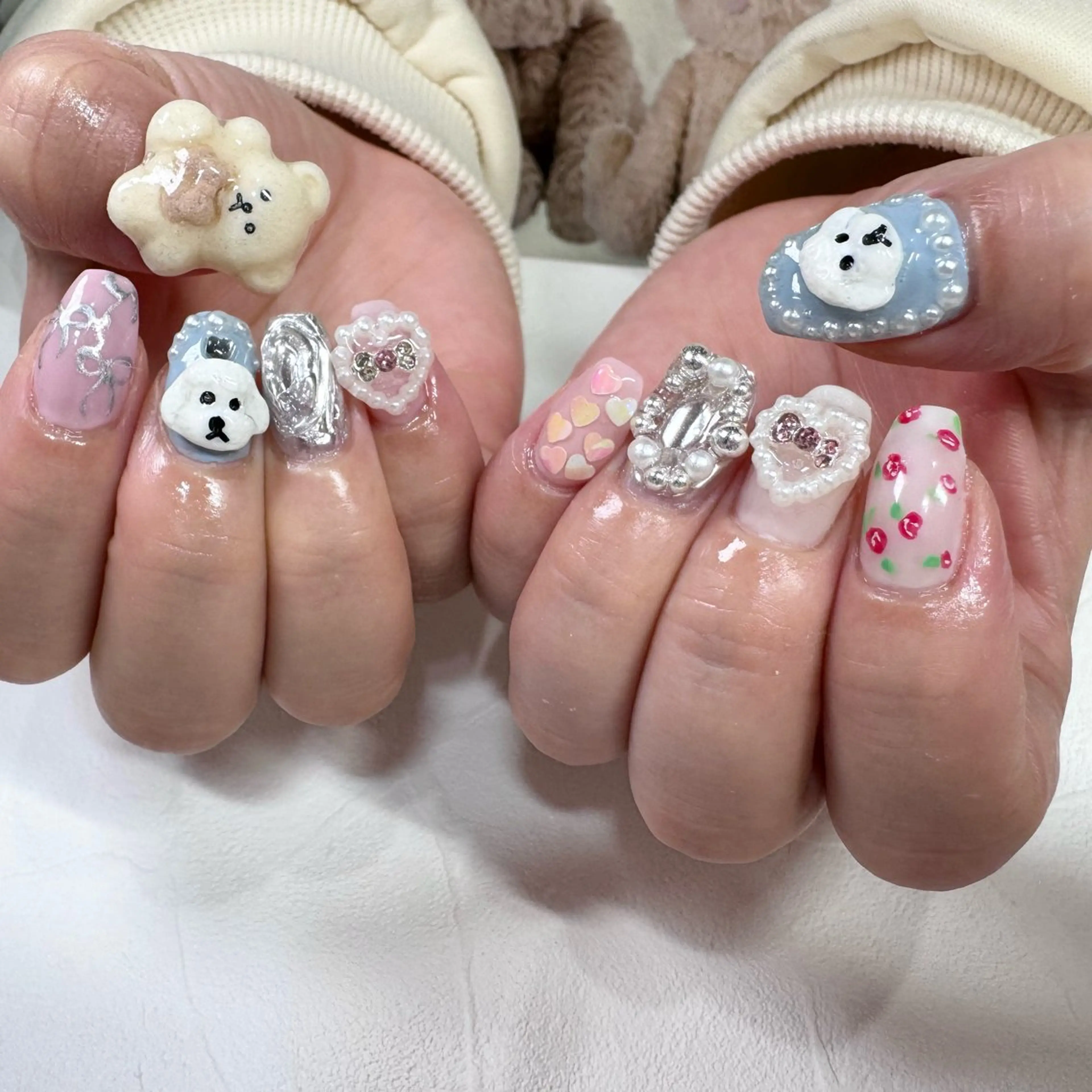 ネイル ガーリー ハンドネイル RIEKO🍒 ワンホン♡推しネイルのネイルデザイン