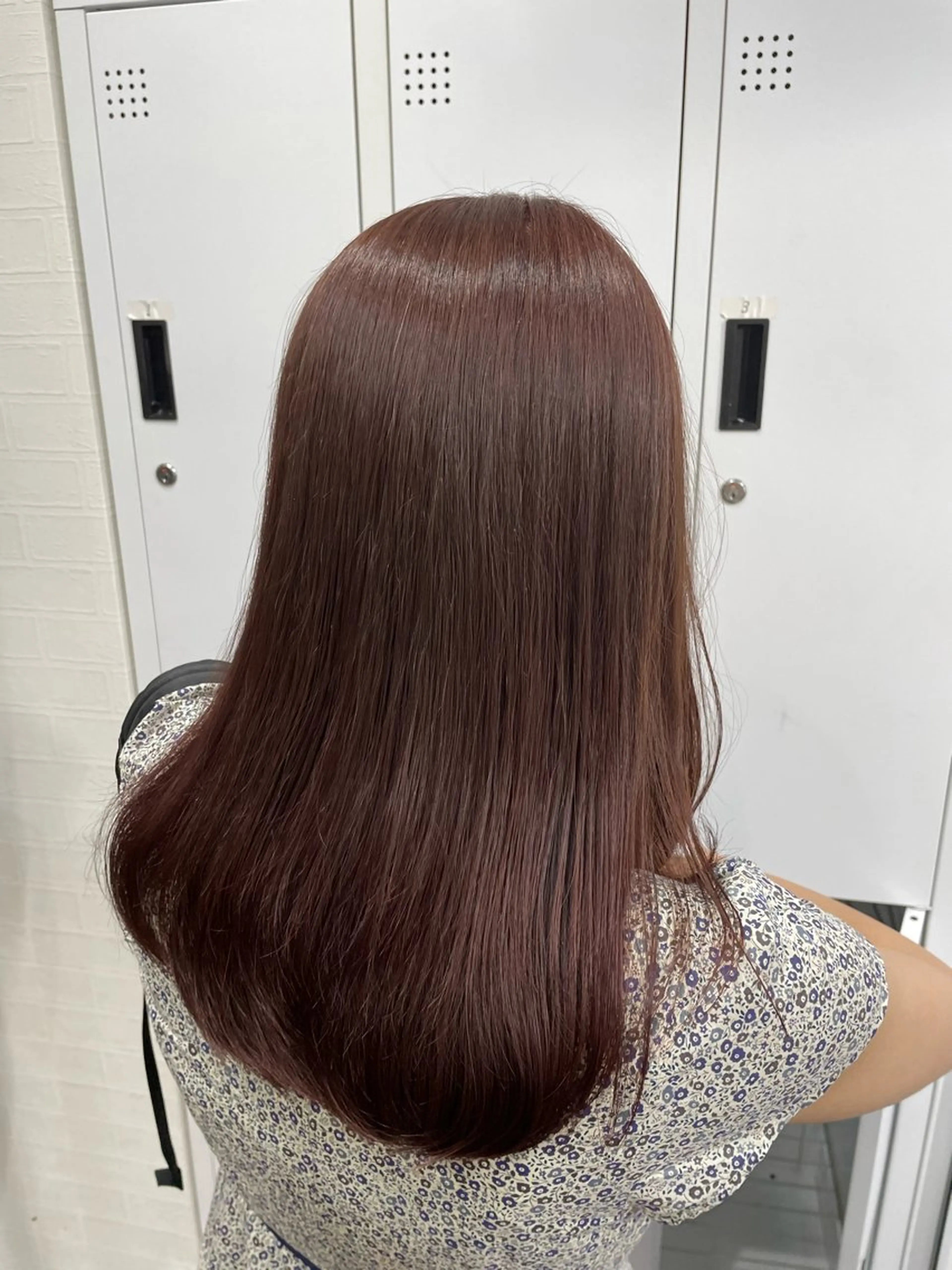 セミロング 横浜🦋ハイトーン 🫐シャドウルーツのヘアスタイル