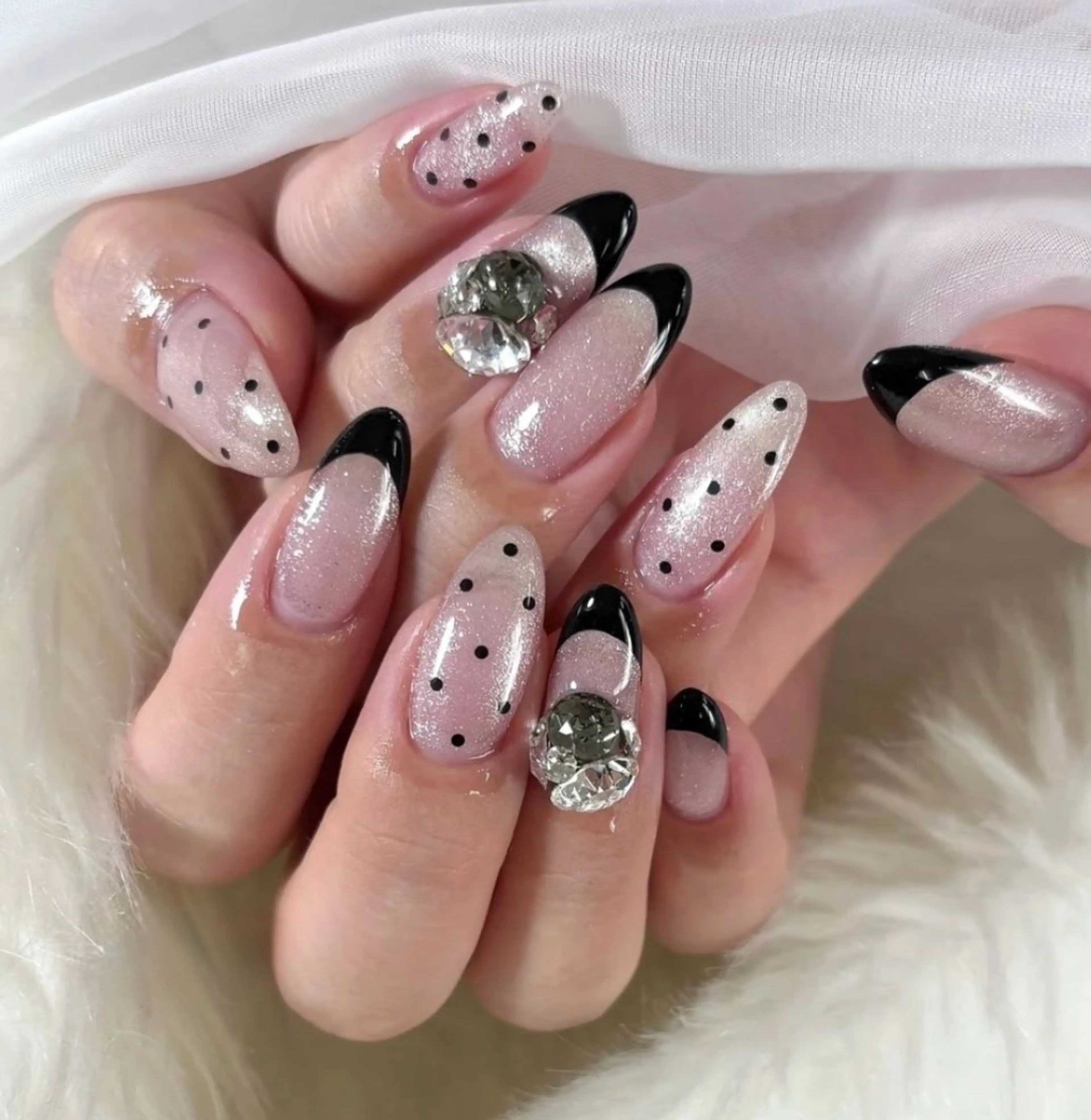 ネイル フレンチネイル ジェルネイル ガラスフレンチ ロングネイル マグネットネイル ハンドネイル Queeens nailのネイルデザイン