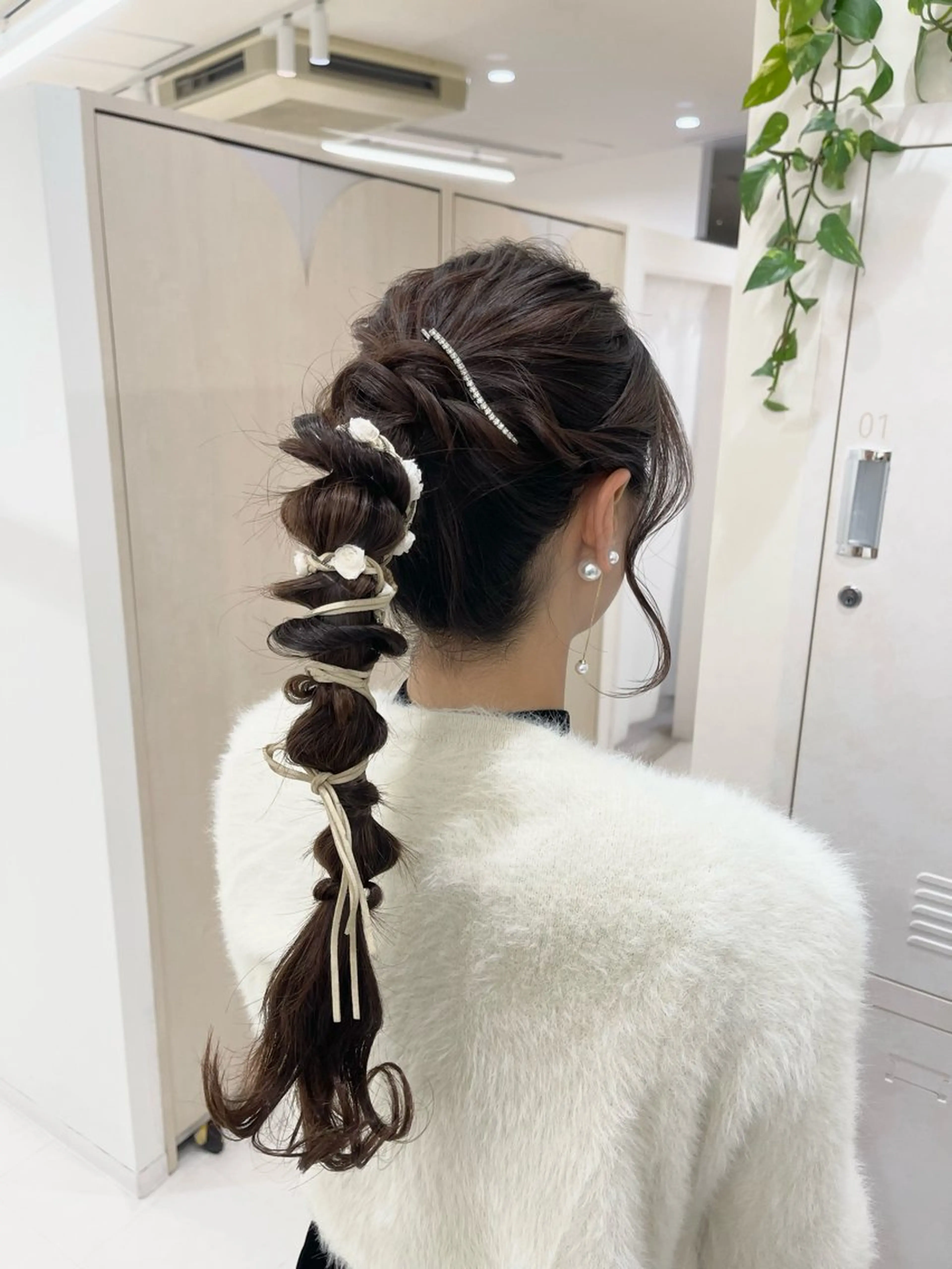 ヘアアレンジ ポニーテール ヘアセット 東梅田エリアカラー ヘアセットNo. 1のヘアスタイル