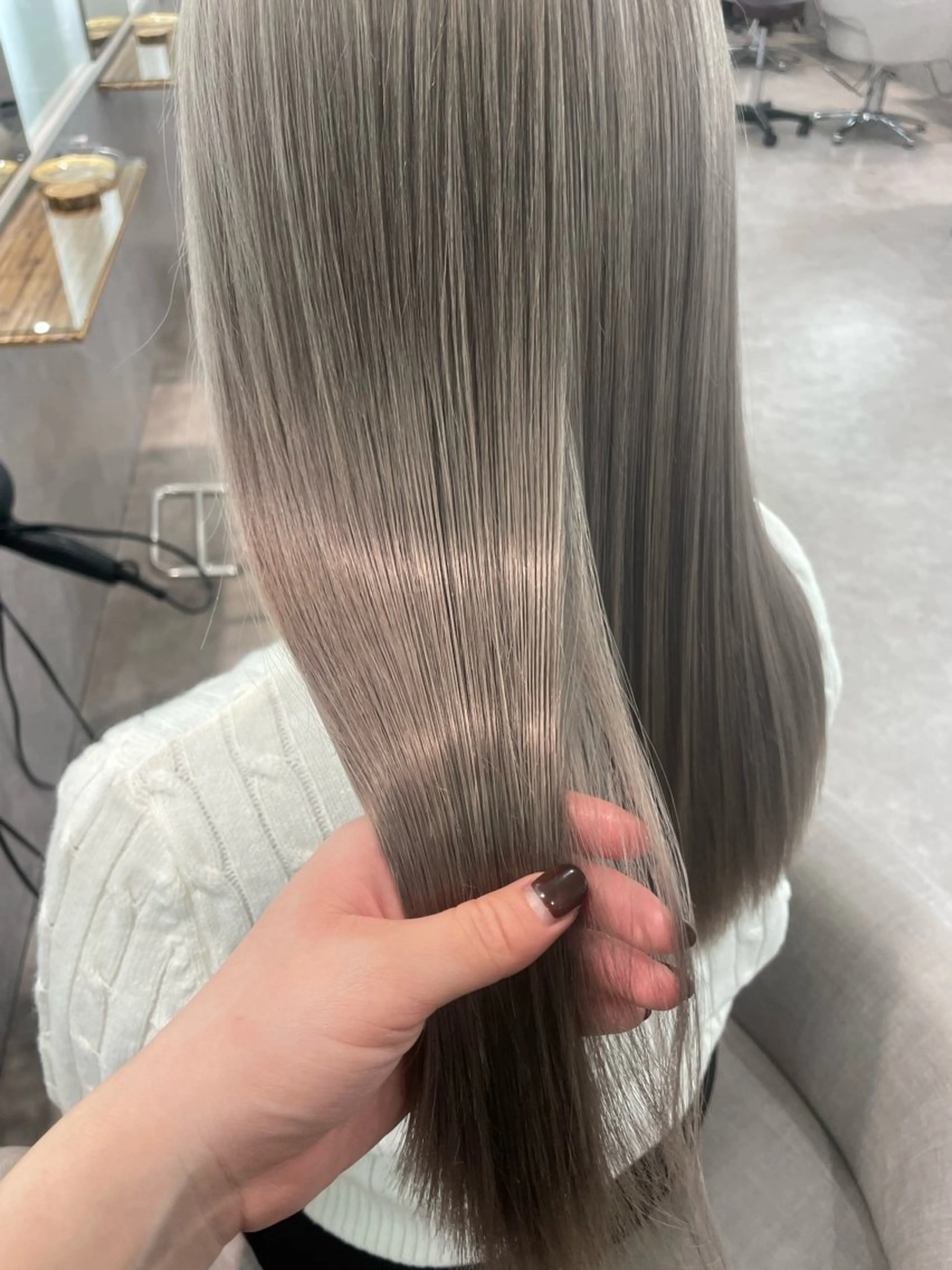 カラー 髪質改善 トリートメント wixymimi　hair salon所属・艶カラー✨レイヤー 𝐚𝐲𝐚𝐤𝐚のヘアスタイル