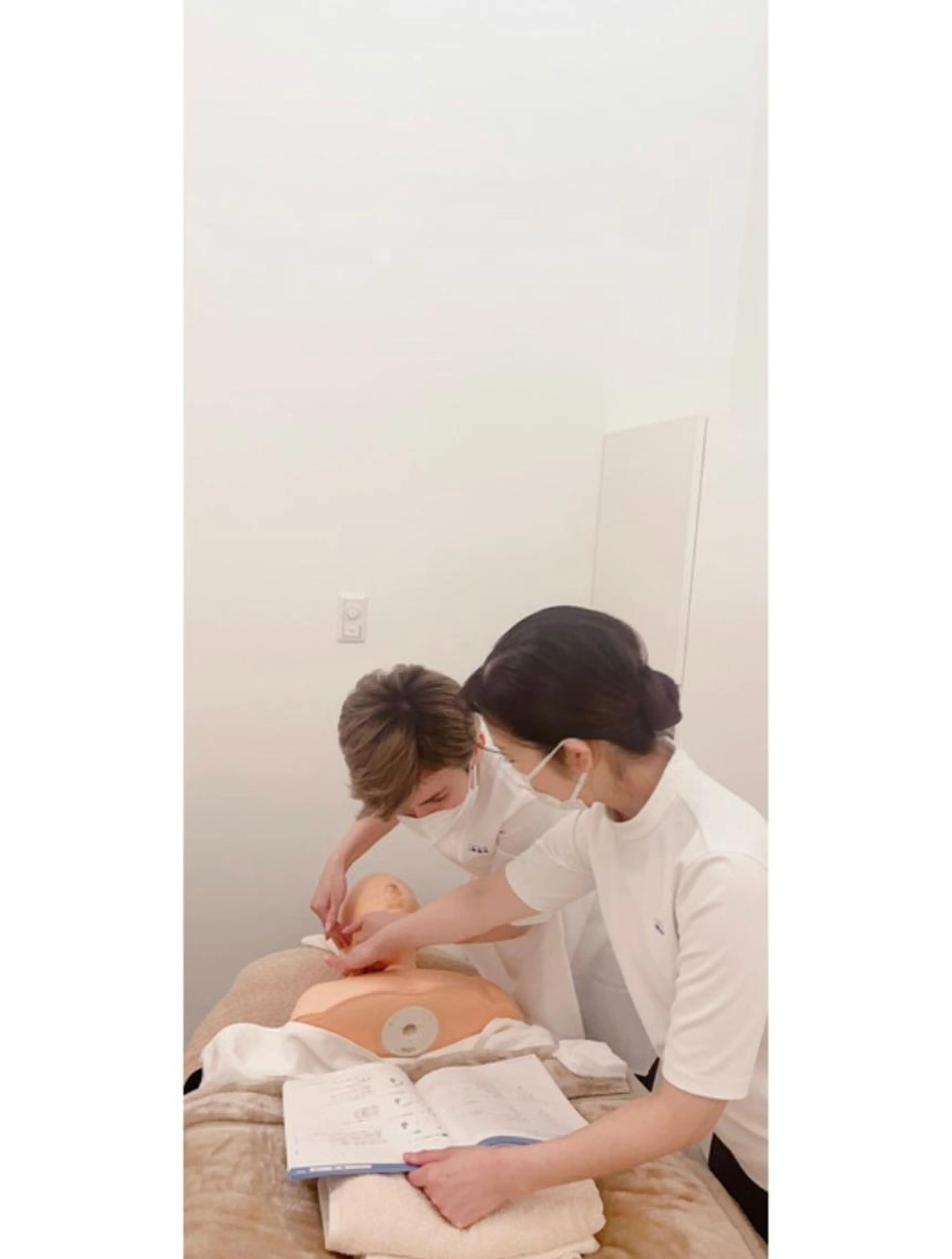 ポーラの職場体験💆‍♀️美容のお仕事に興味がある方お気軽に！ハンドマッサージ体験付き🌟イオン内で働く特典あります❣️の写真